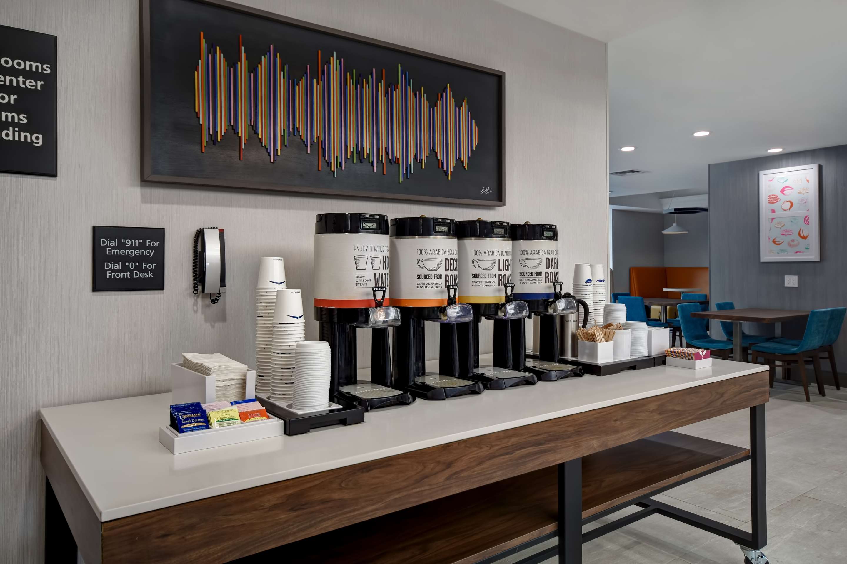 Restaurant | Hampton Inn NY-JFK