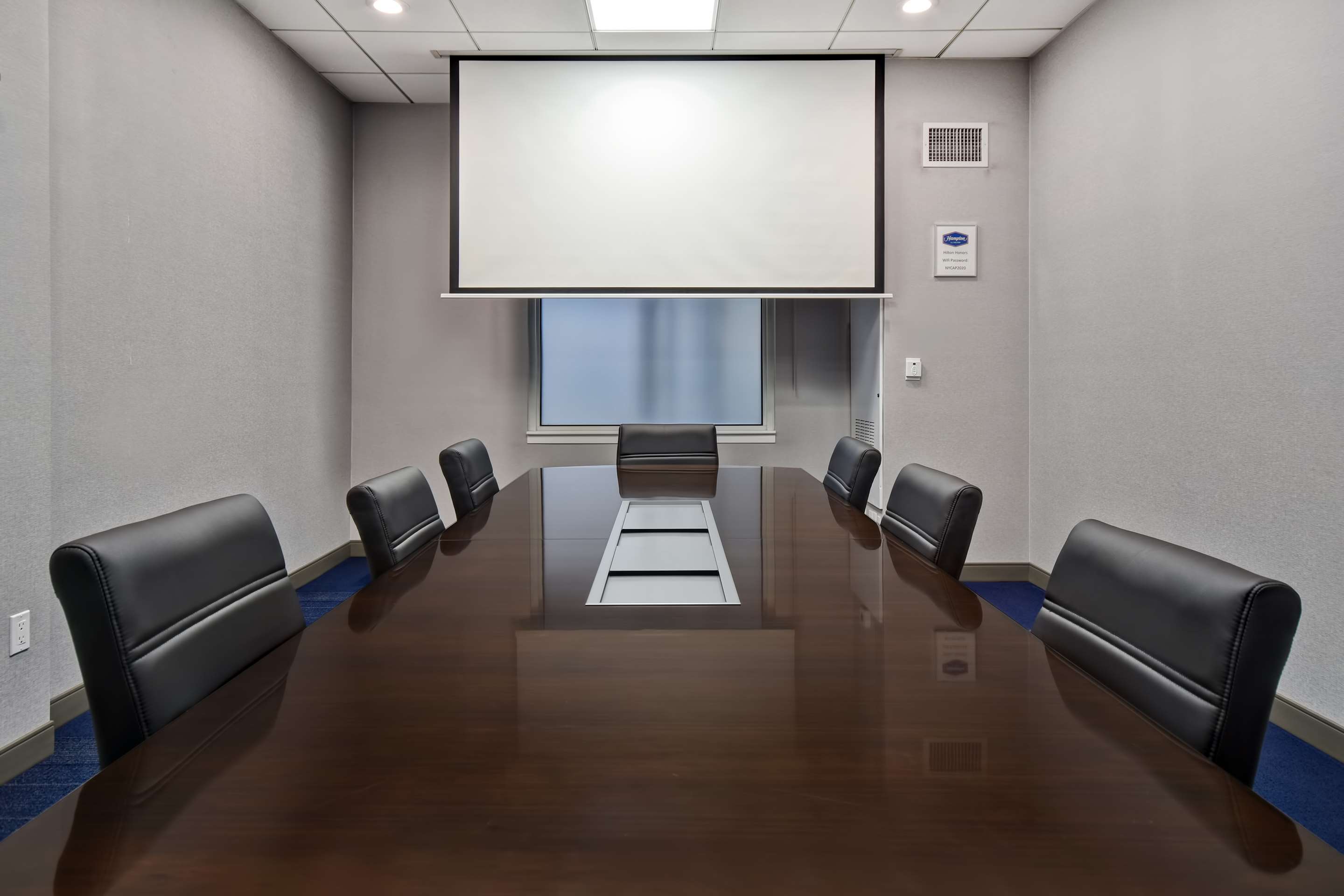 Meeting Room | Hampton Inn NY-JFK