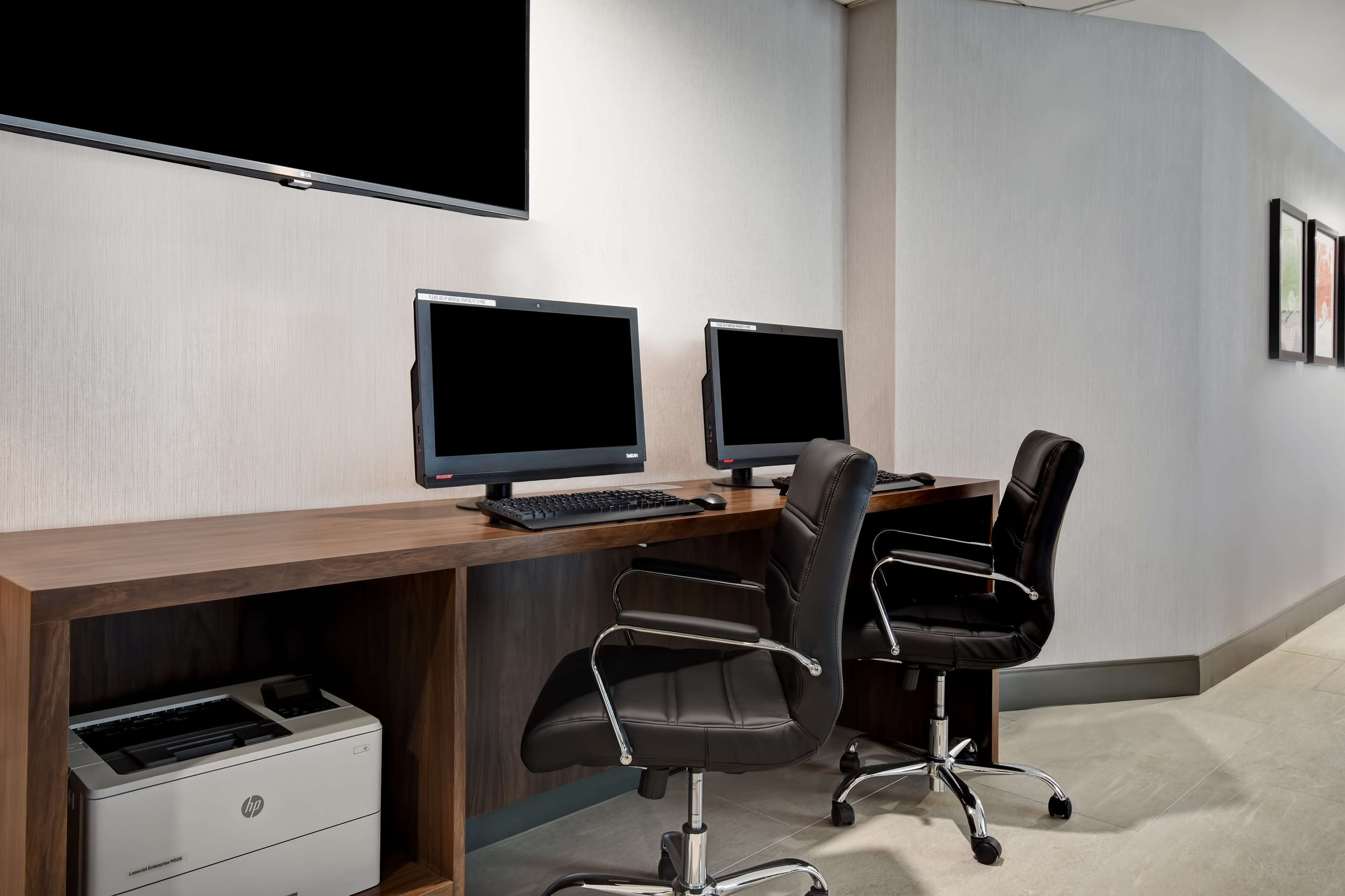Business Center | Hampton Inn NY-JFK