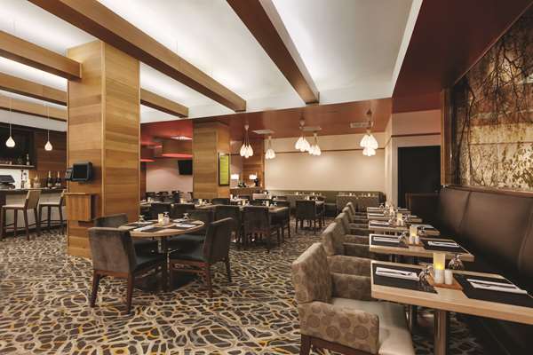 Restaurant - Hilton Garden Inn United Nations New York