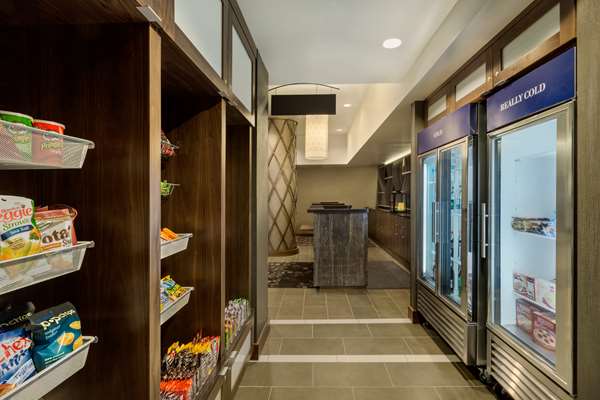 Restaurant - Hilton Garden Inn United Nations New York