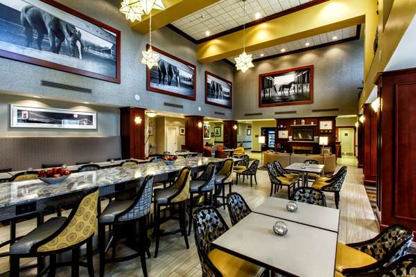 Restaurant - Hampton Inn Staten Island