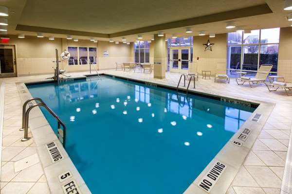 Pool - Hampton Inn Staten Island