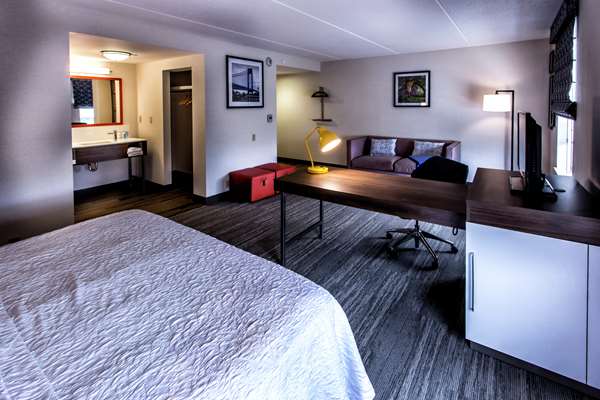  - Hampton Inn Staten Island
