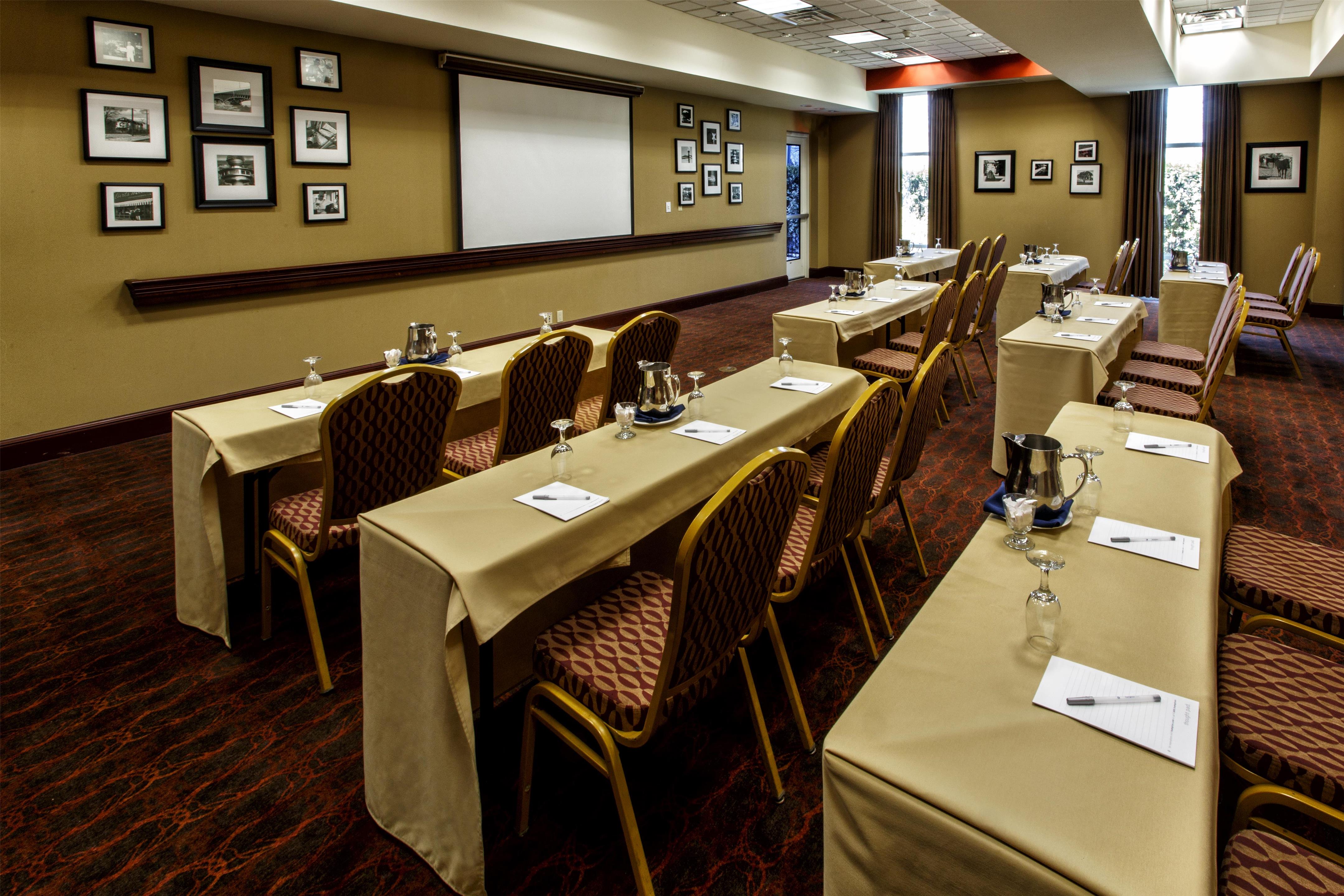 Meeting Room | Hampton Inn & Suites Staten Island