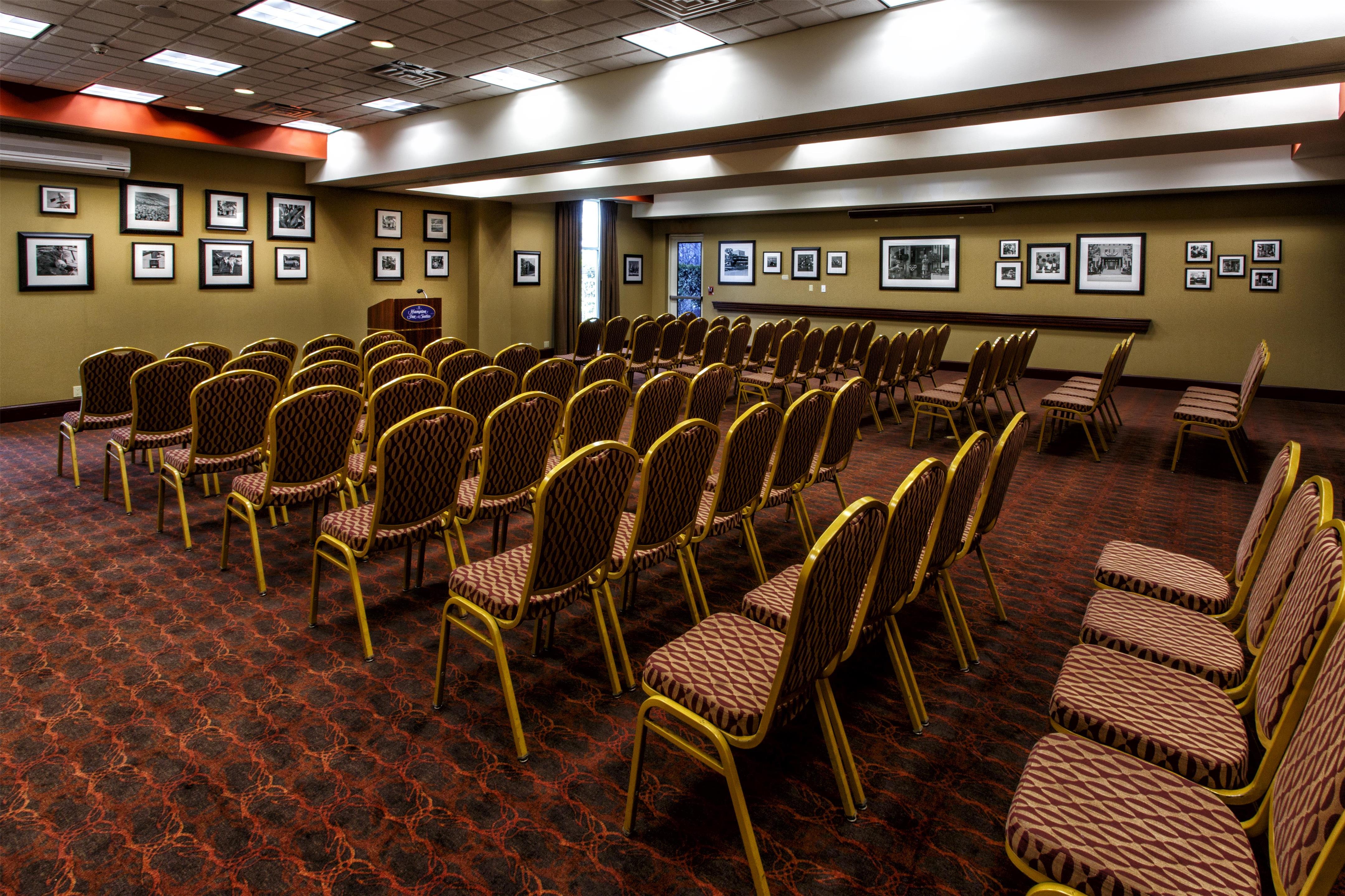 Meeting Room | Hampton Inn & Suites Staten Island