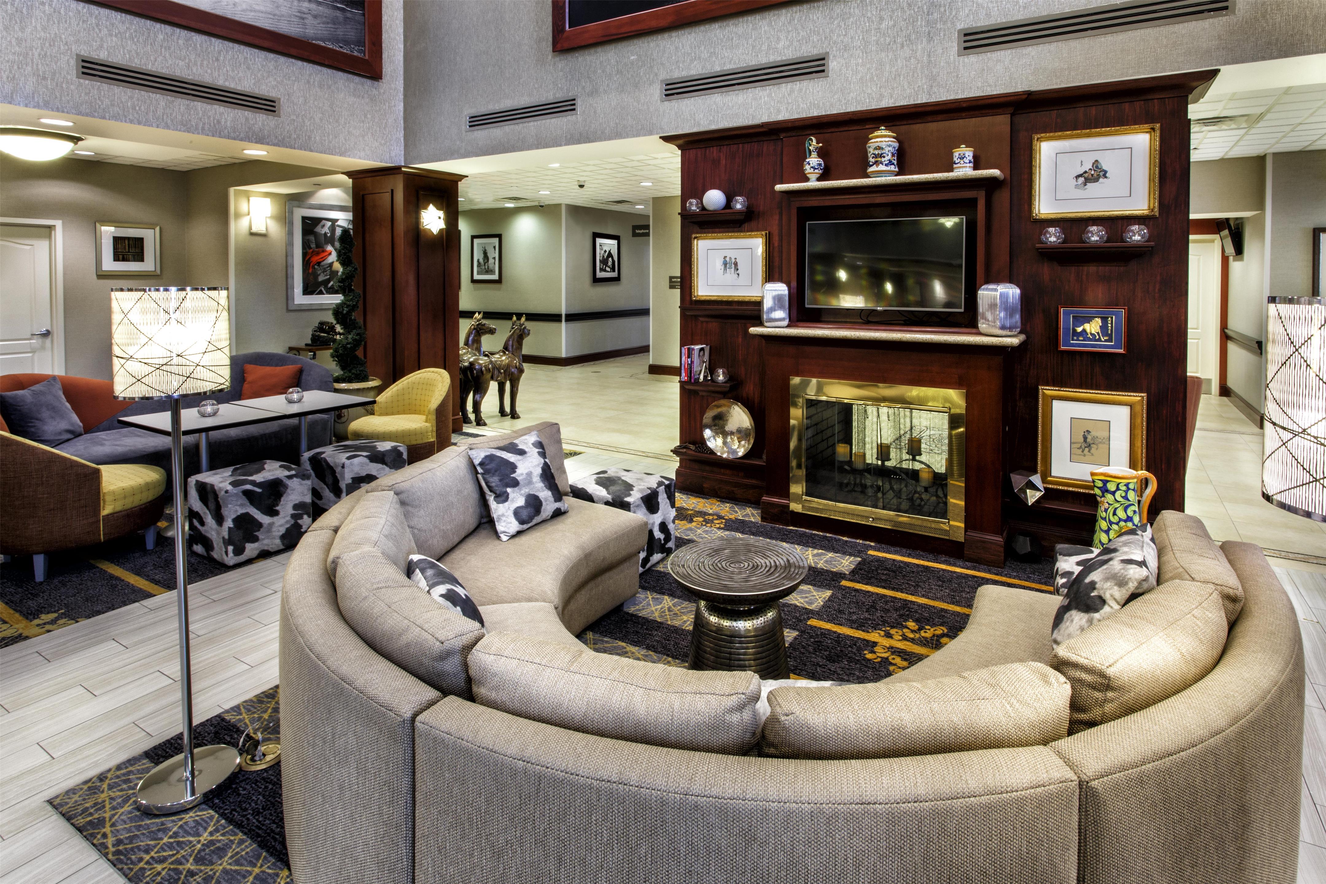 Reception | Hampton Inn & Suites Staten Island