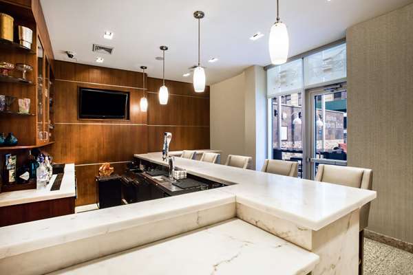 Bar - Hilton Garden Inn Midtown Manhattan New York