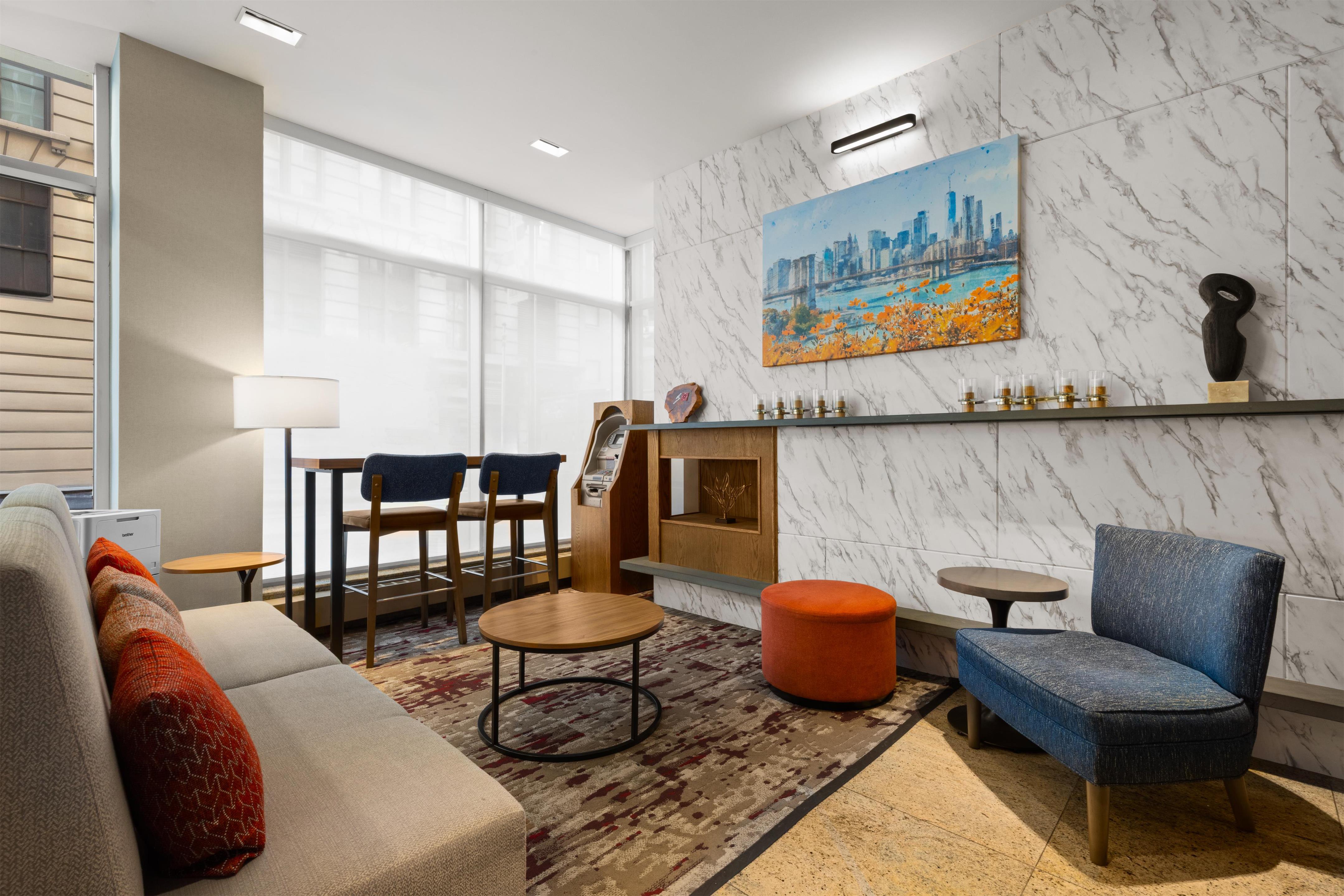 Lobby | Hilton Garden Inn New York/West 35th Street
