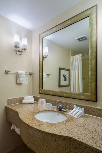  - Hilton Garden Inn Tribeca New York