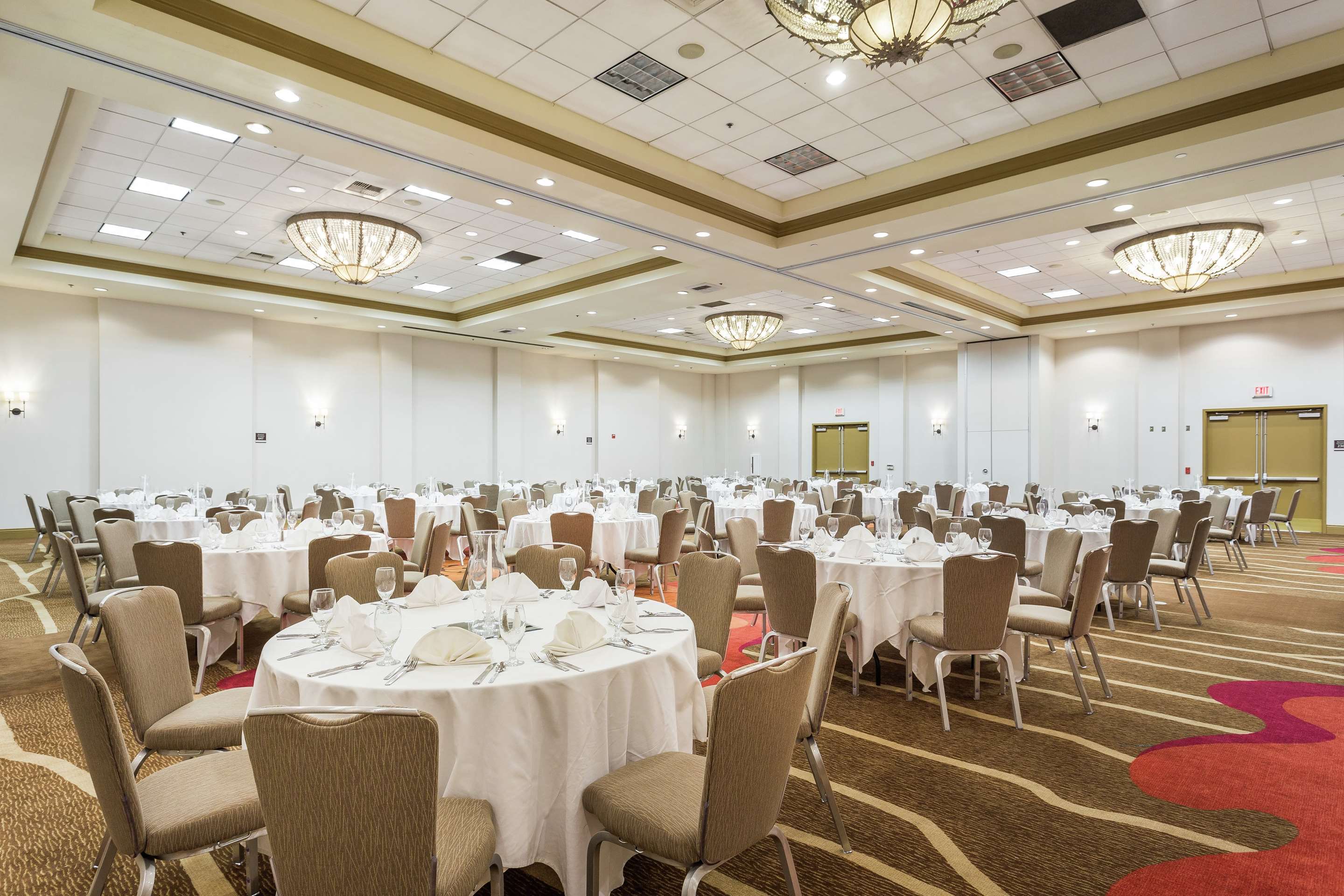 Restaurant | Hilton Garden Inn Fairfield