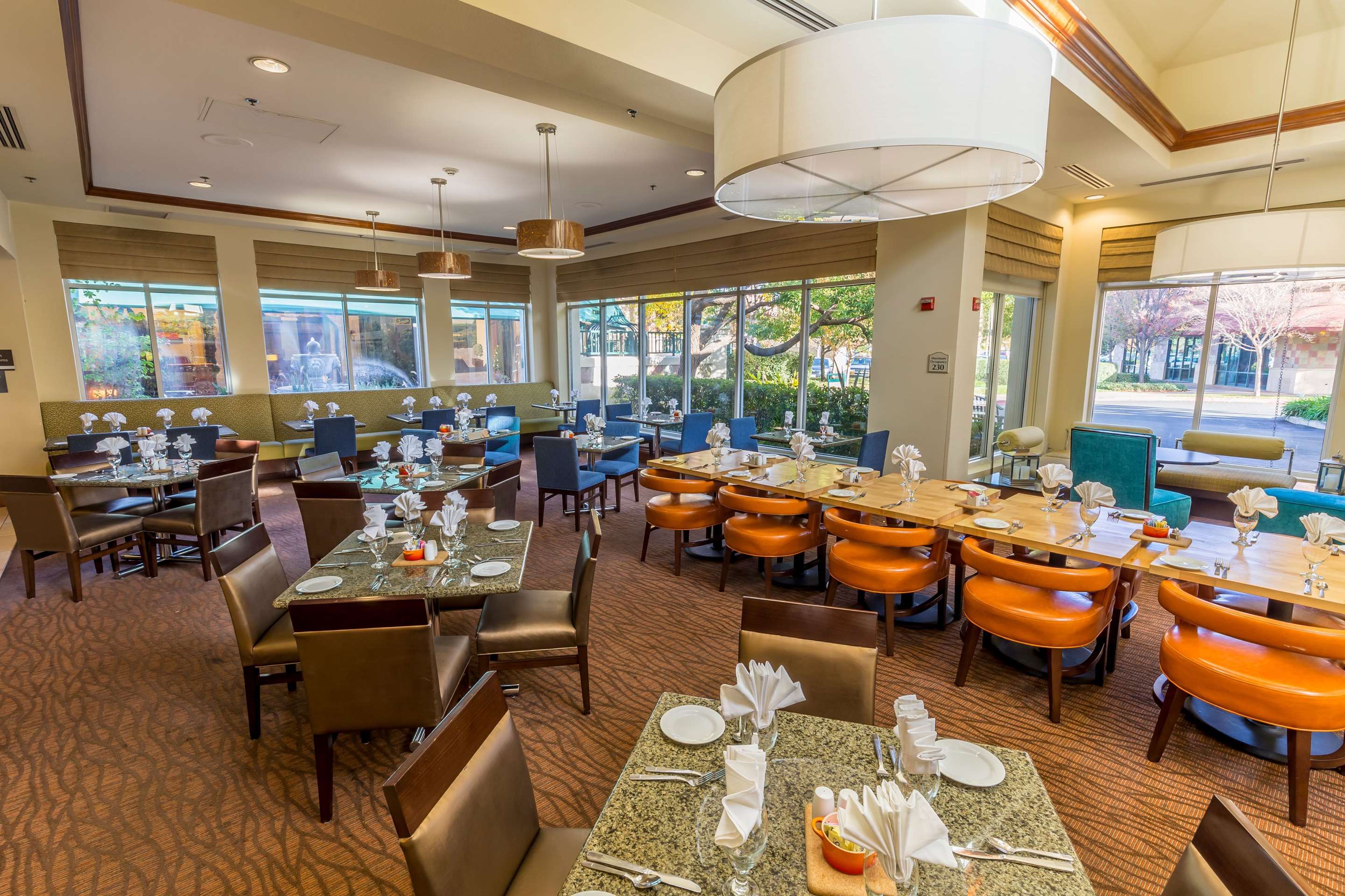 Restaurant | Hilton Garden Inn Fairfield