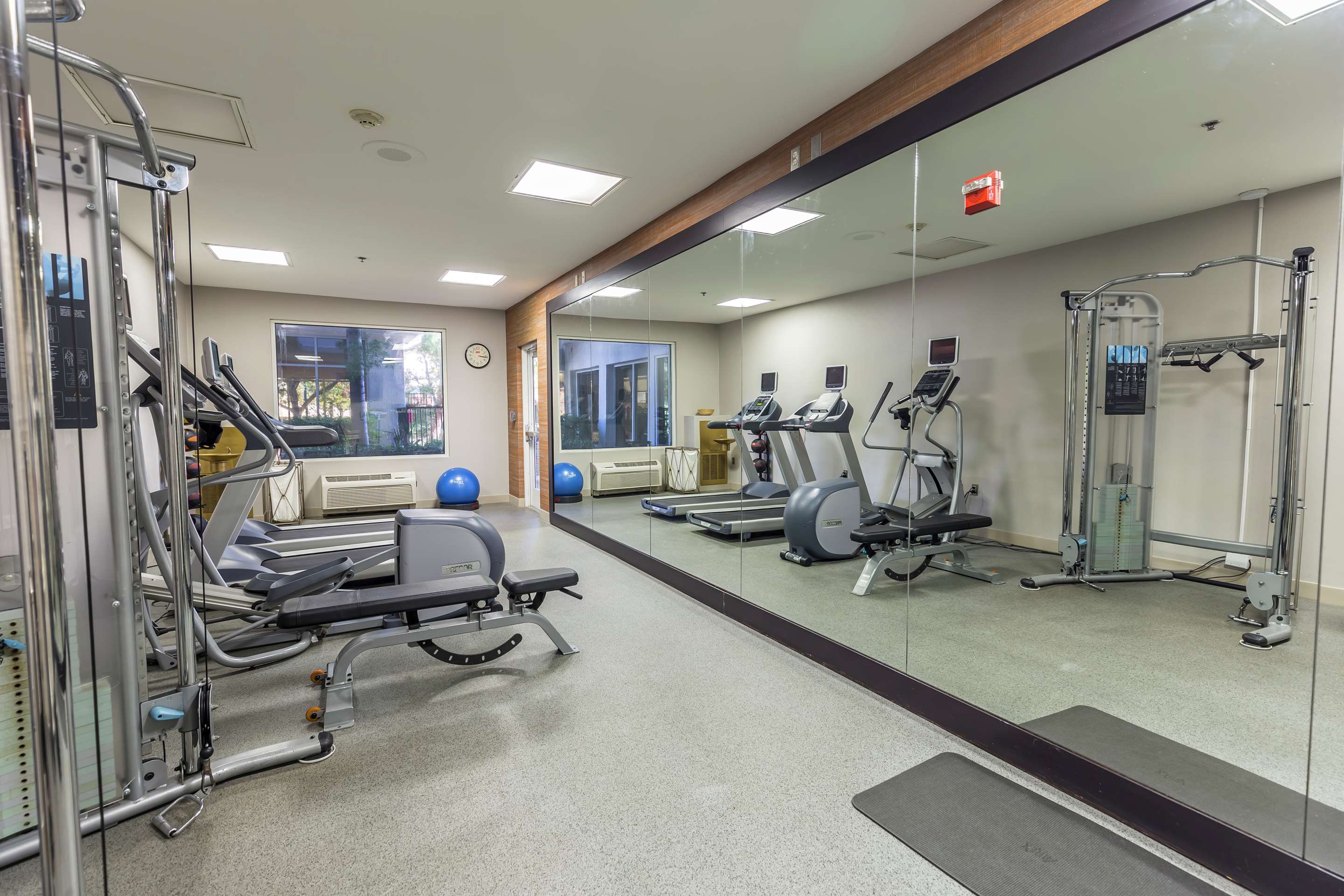 Health club fitness center gym | Hilton Garden Inn Fairfield