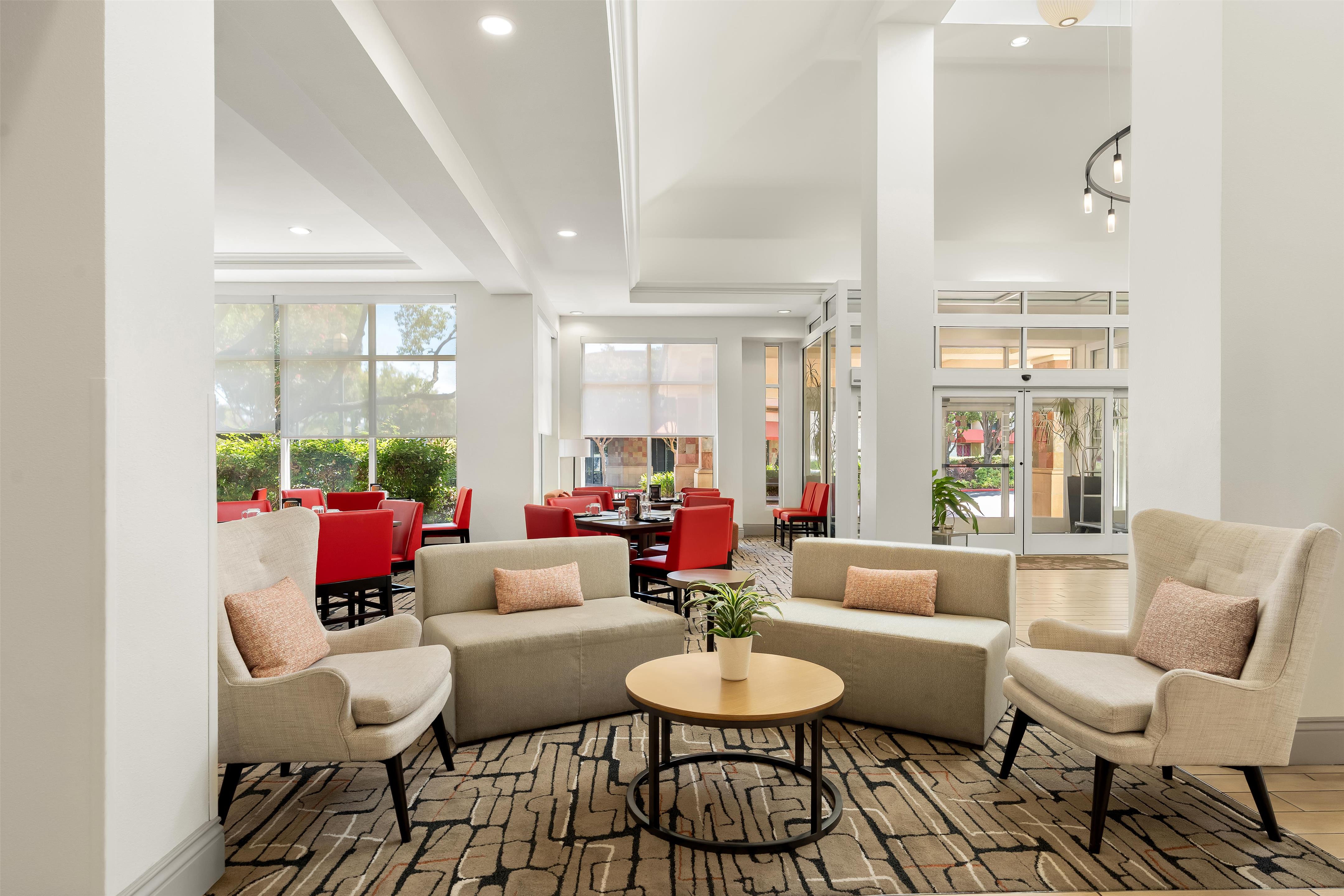 Lobby | Hilton Garden Inn Fairfield