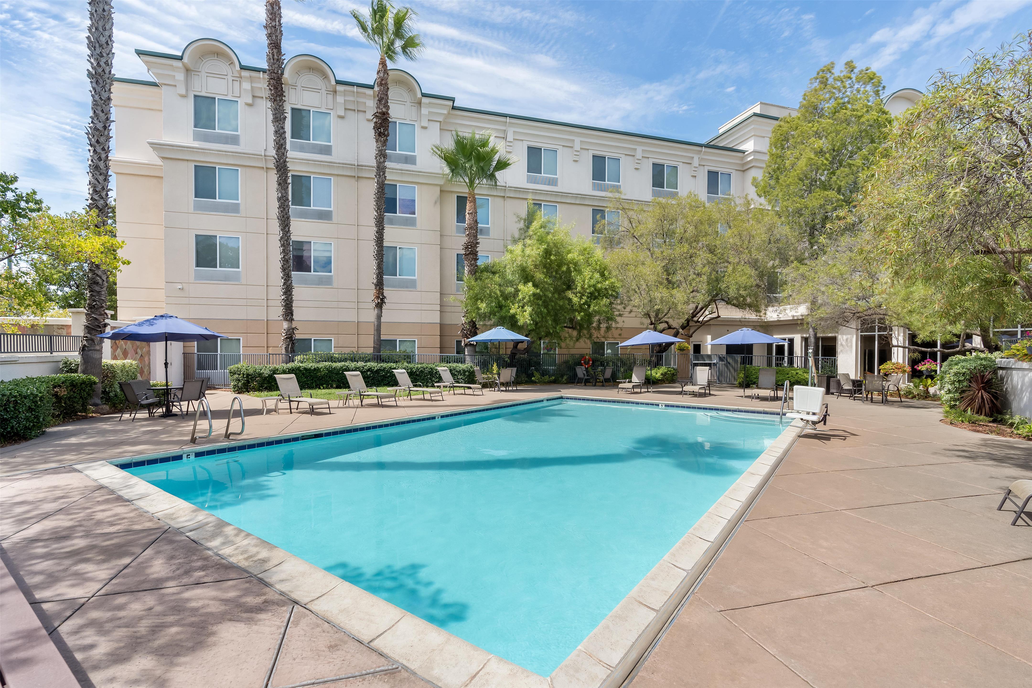 Pool | Hilton Garden Inn Fairfield