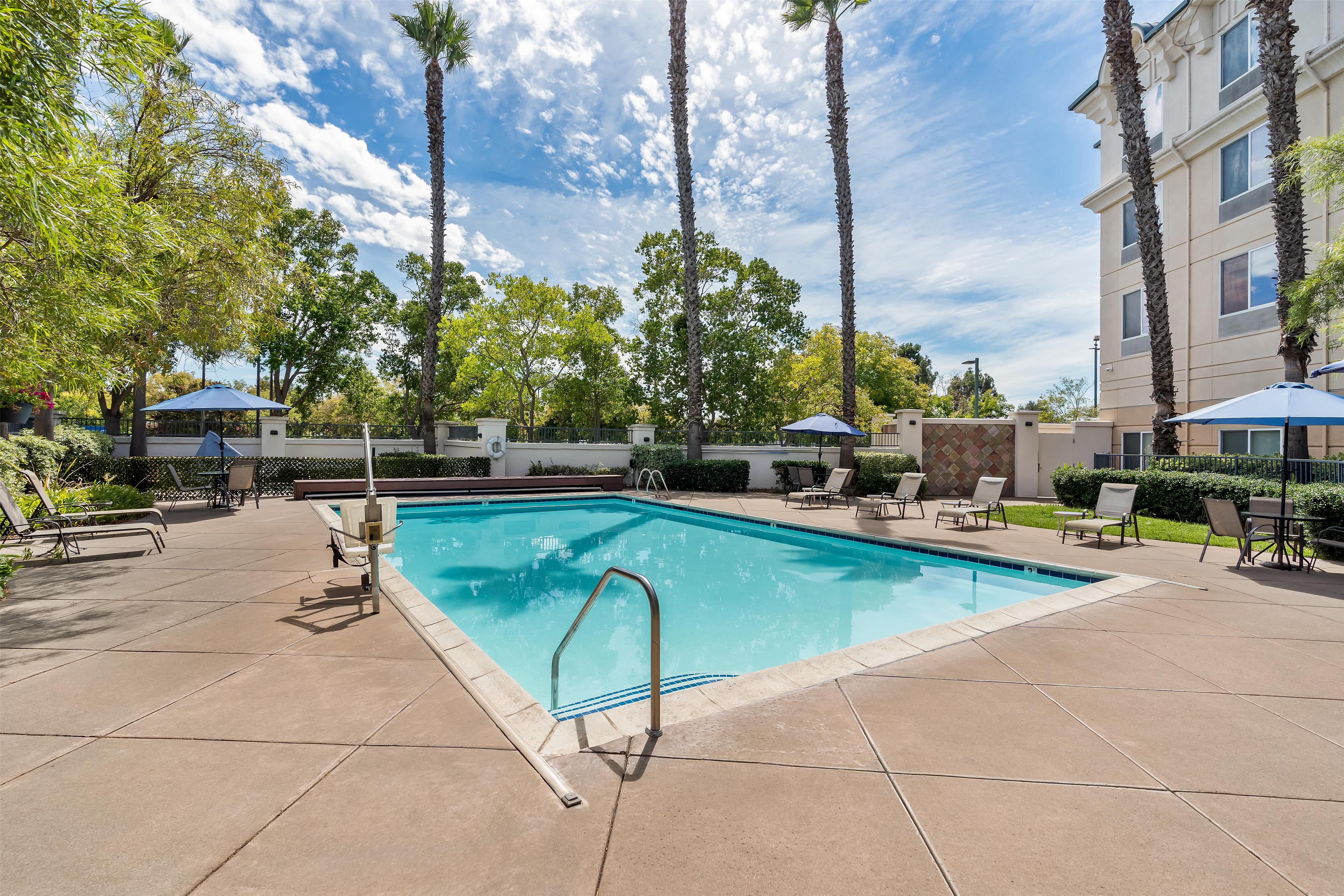 Pool | Hilton Garden Inn Fairfield