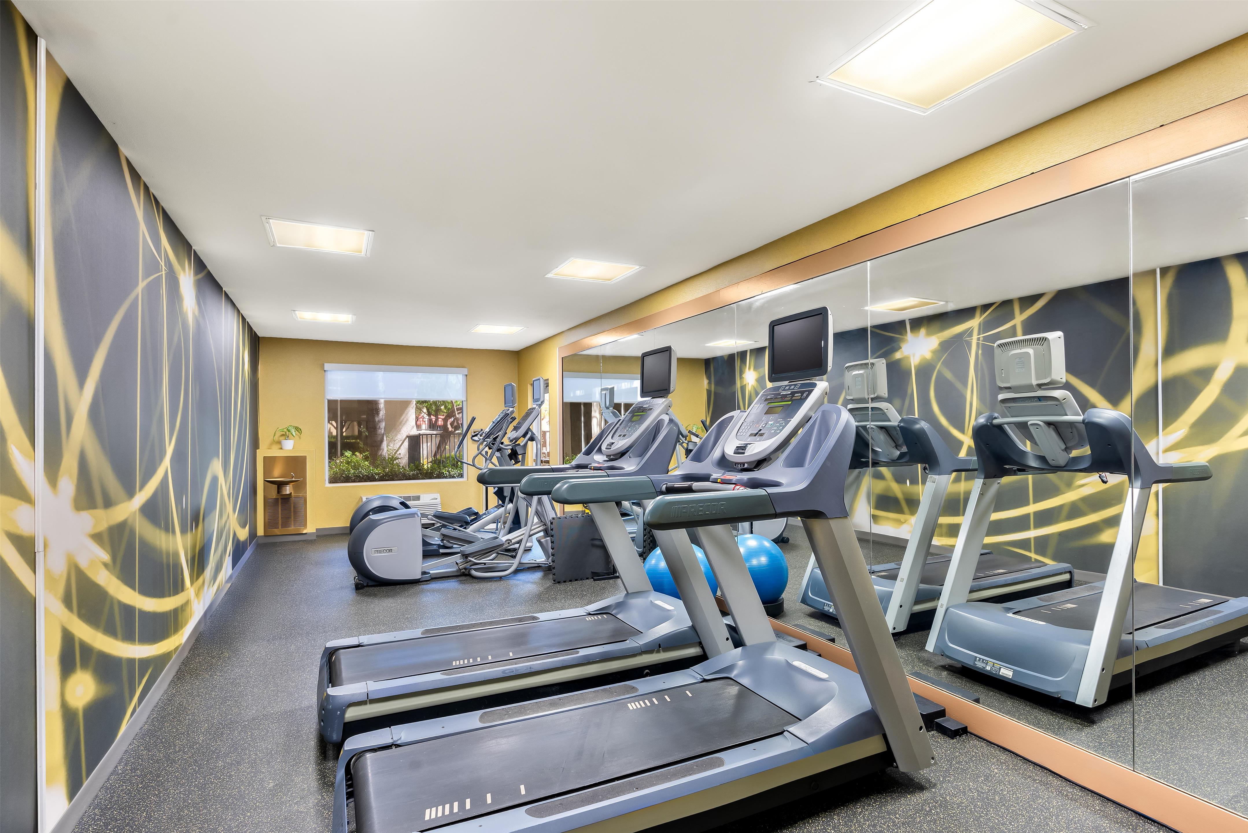 Health club fitness center gym | Hilton Garden Inn Fairfield
