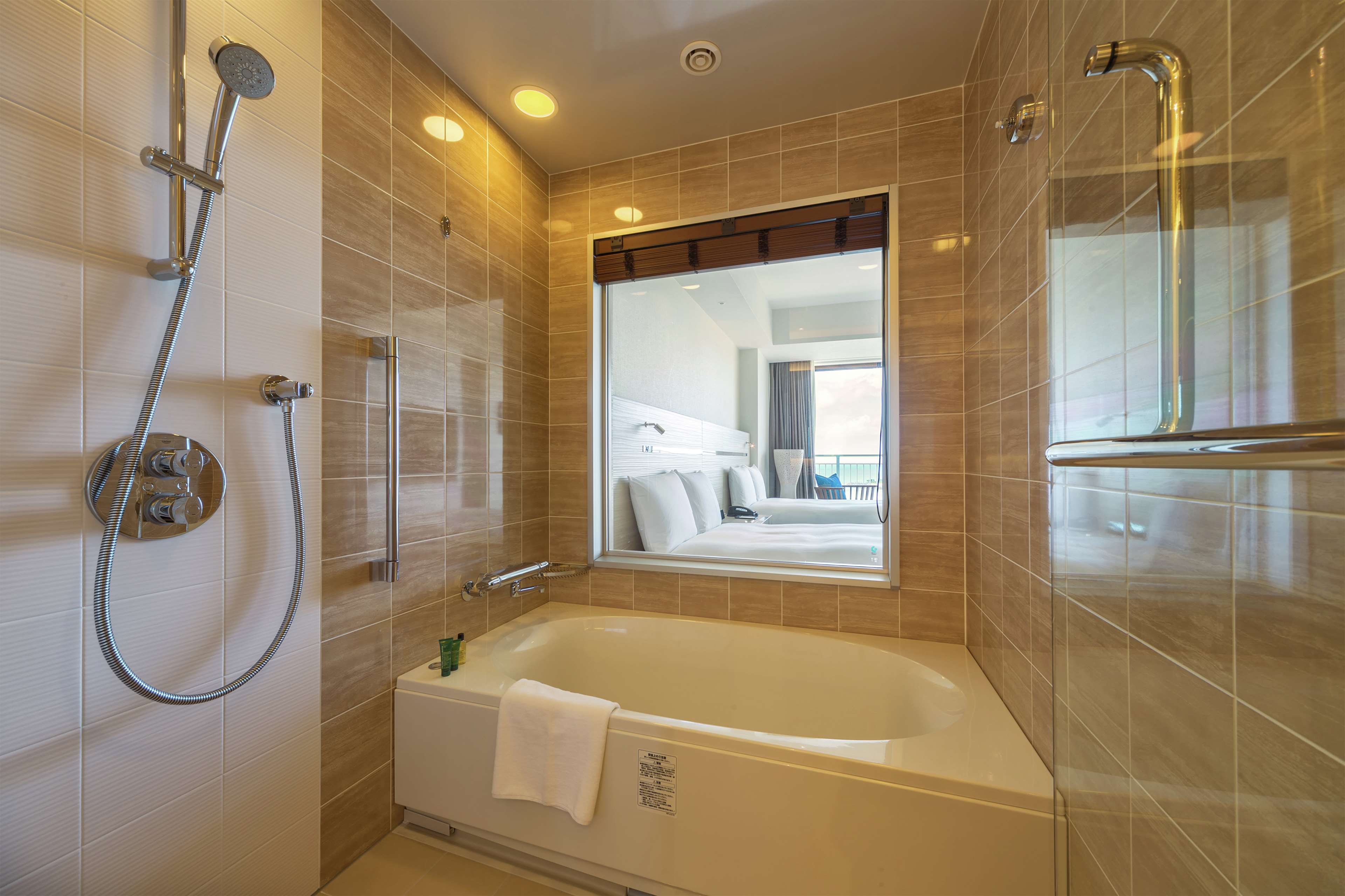 HILTON OKINAWA CHATAN RESORT Room Type - TWIN ONE BEDROOM SUITE
