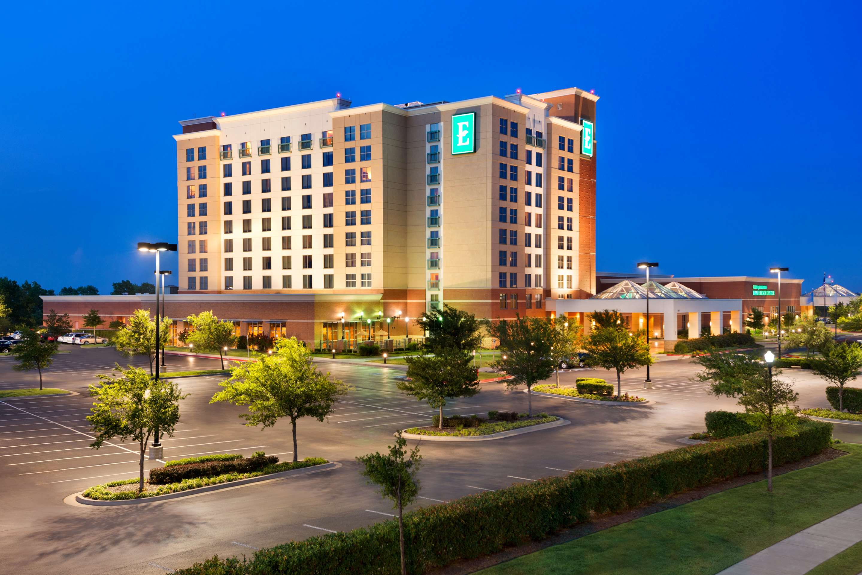 Exterior | Embassy Suites by Hilton Norman Hotel & Conference Center