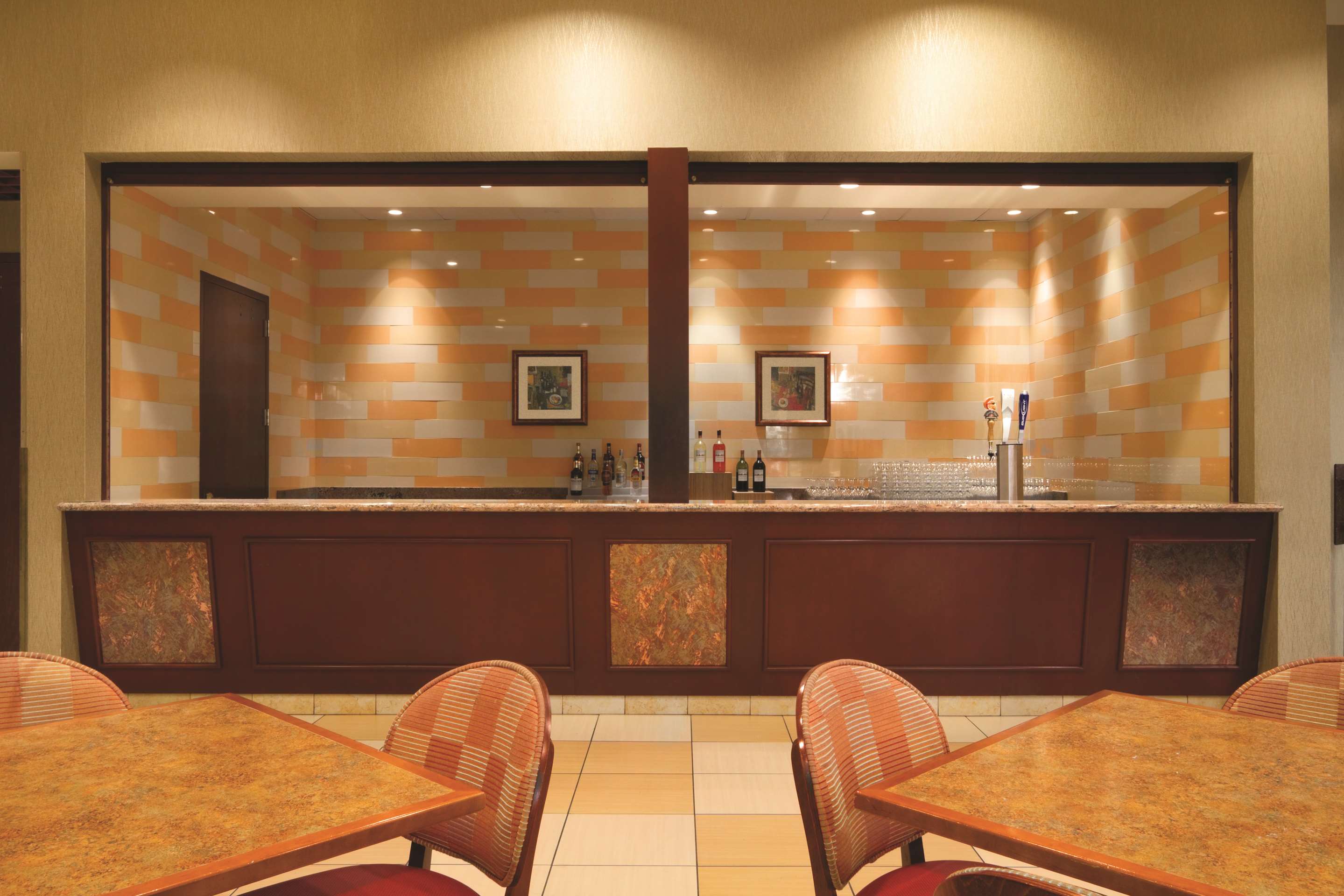 BarLounge | Embassy Suites by Hilton Norman Hotel & Conference Center