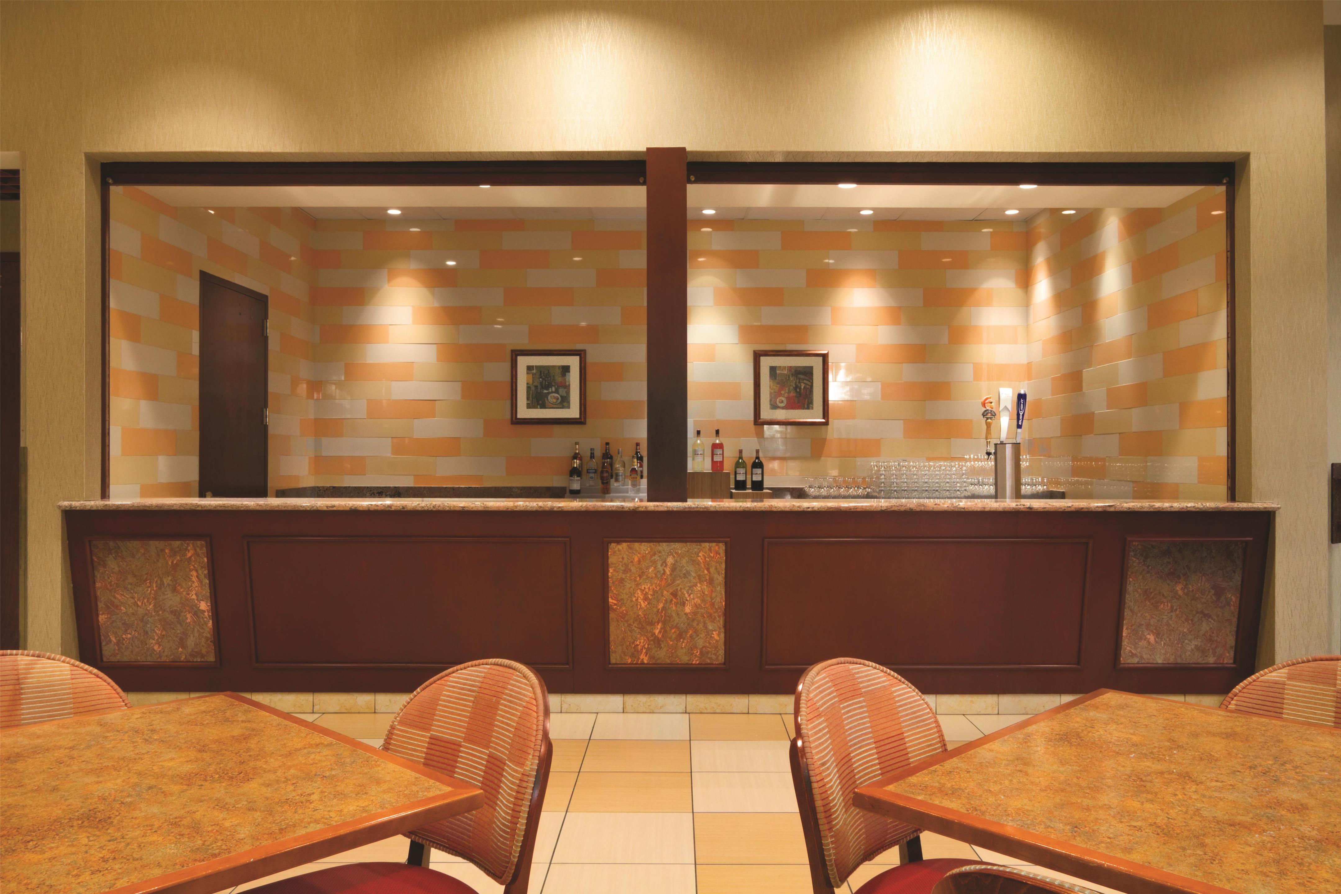 BarLounge | Embassy Suites by Hilton Norman Hotel & Conference Center
