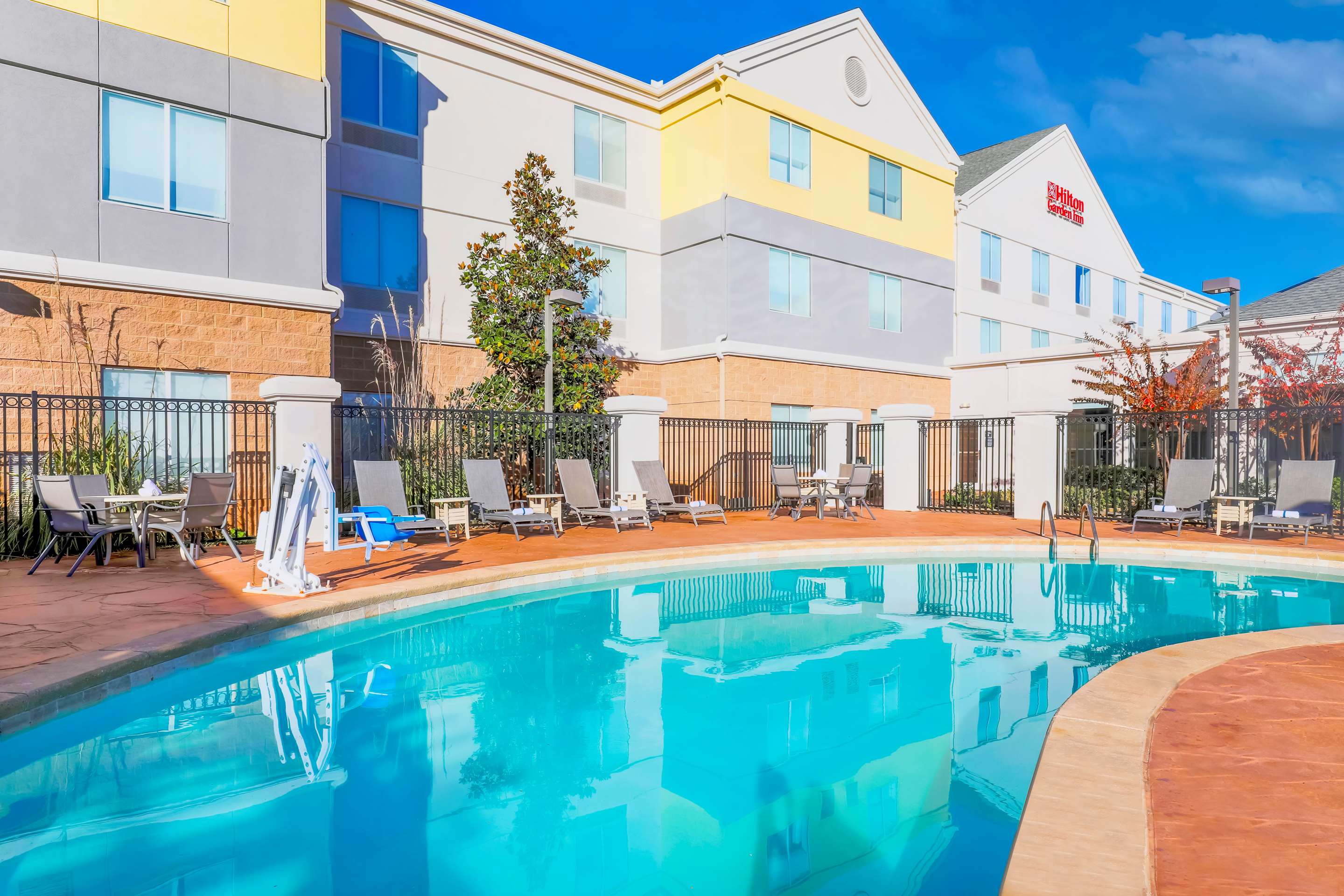 Pool | Hilton Garden Inn Norman