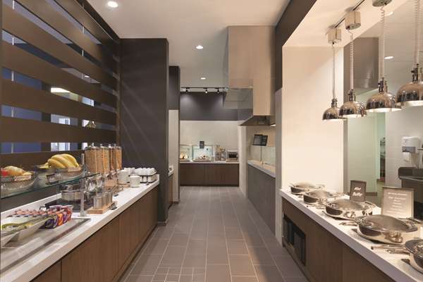 Restaurant - Embassy Suites Oklahoma City - I-235, Exit 1E & 1F