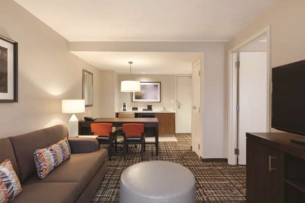  - Embassy Suites Oklahoma City - I-235, Exit 1E & 1F