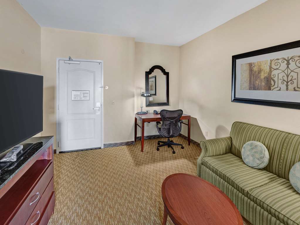 Hilton Garden Inn Oklahoma City North/Quail Springs - Tap to explore photos