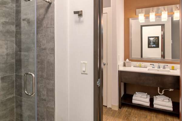  - DoubleTree by Hilton Hotel Olympia