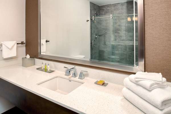  - DoubleTree by Hilton Hotel Olympia