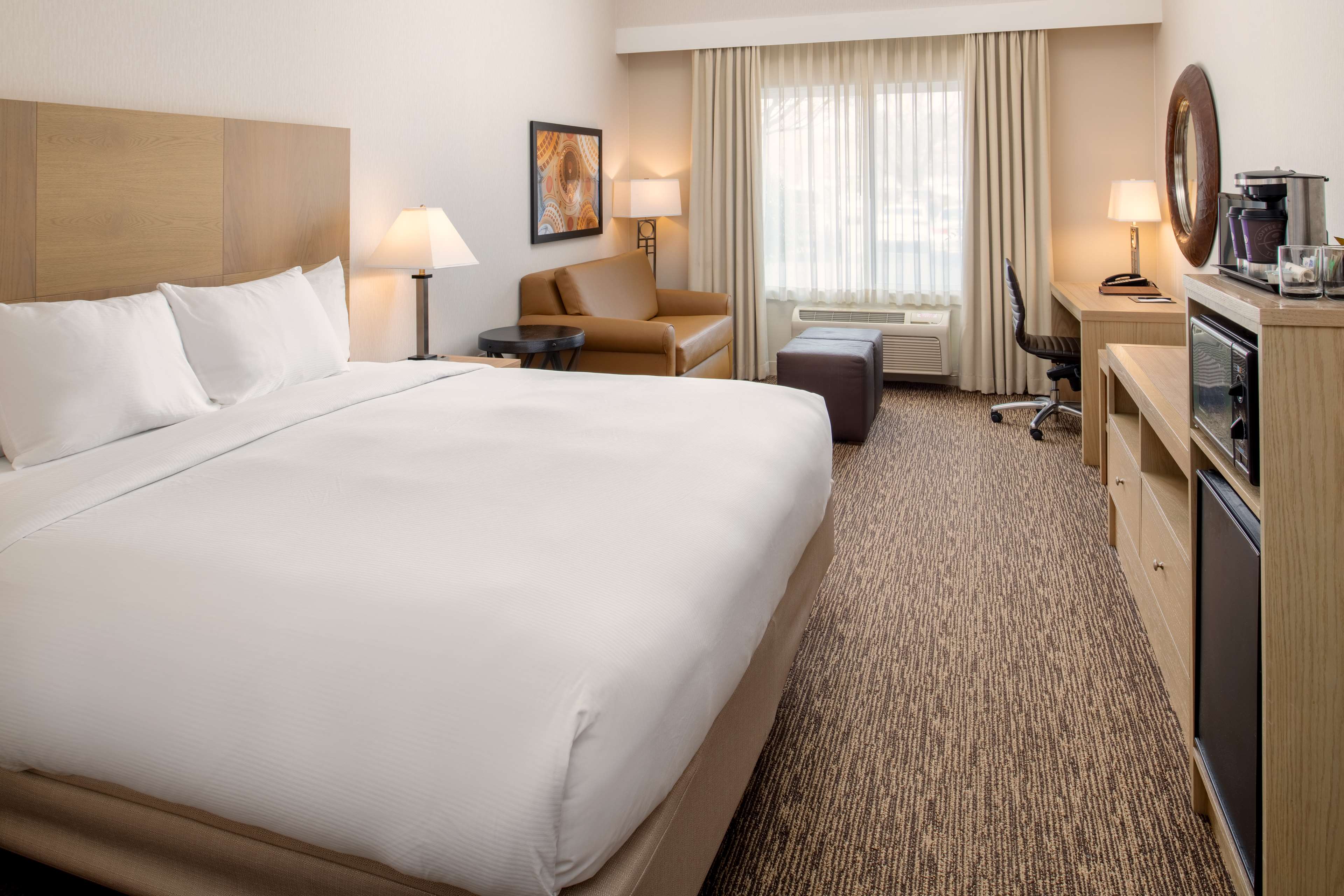 DoubleTree by Hilton Olympia Room Type - 1KG MOB HEAR ACC RI-SHW NS