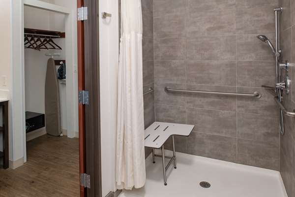  - DoubleTree by Hilton Hotel Olympia