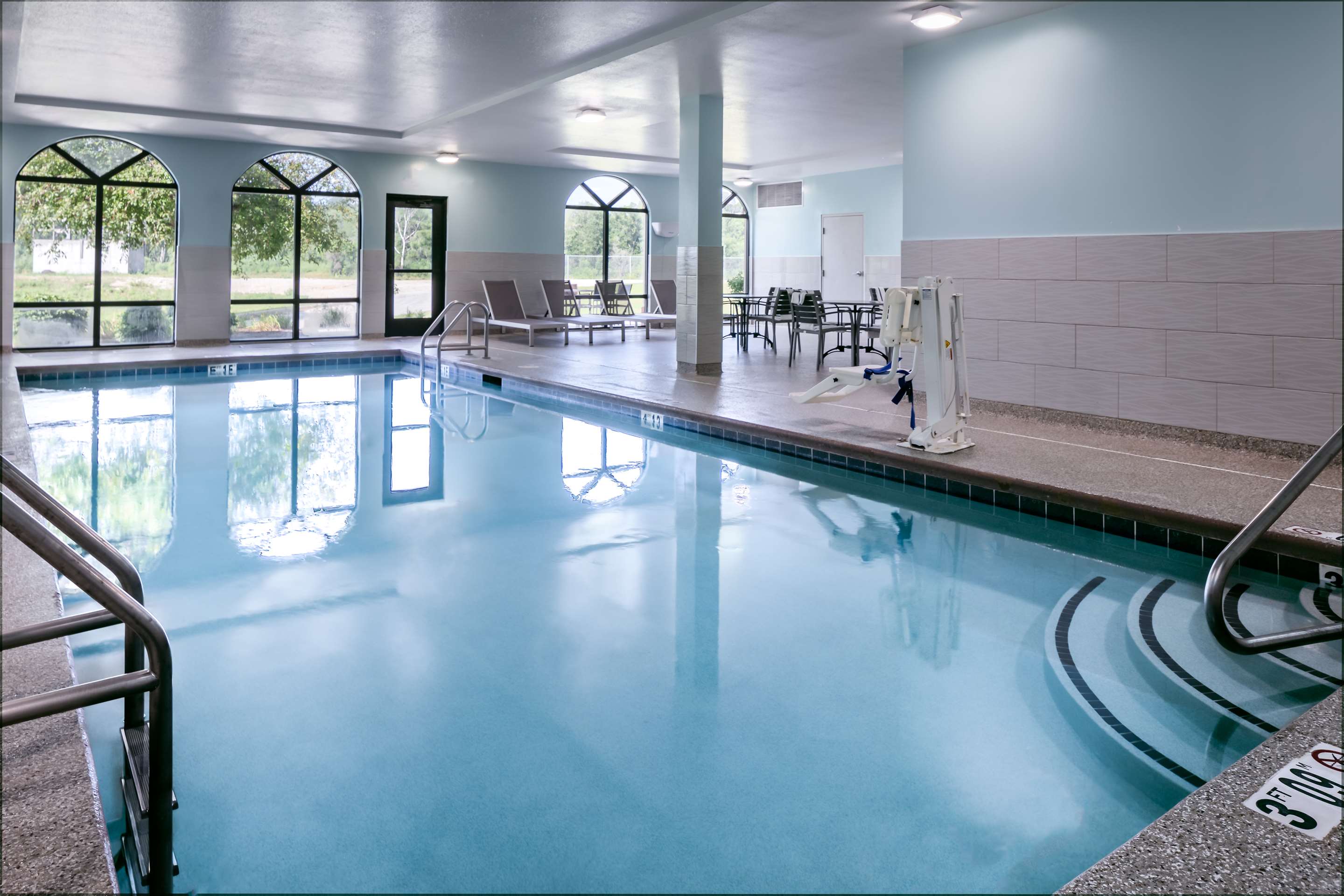 Pool | Hampton Inn Council Bluffs