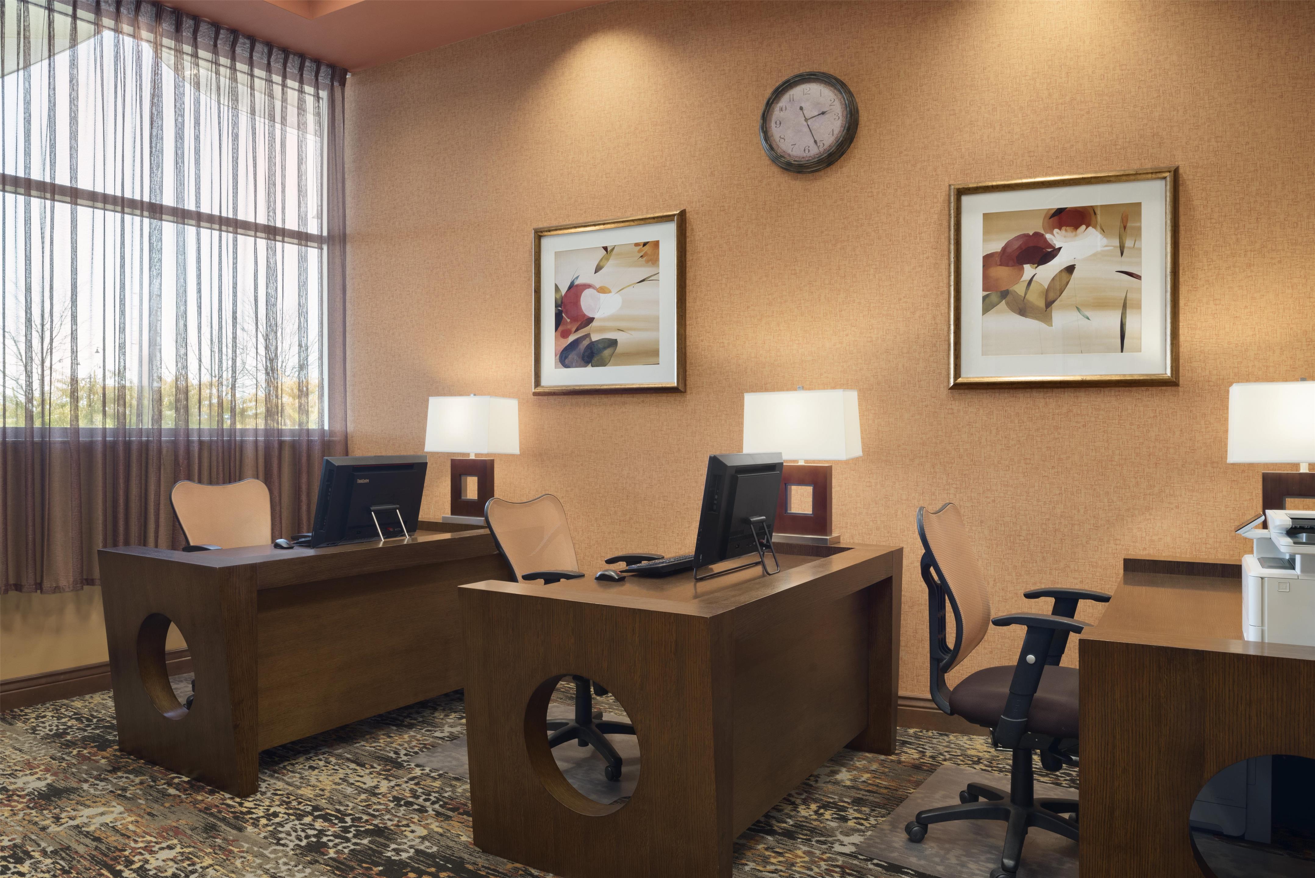 Business Center | Embassy Suites Omaha-La Vista/Hotel & Conference Center