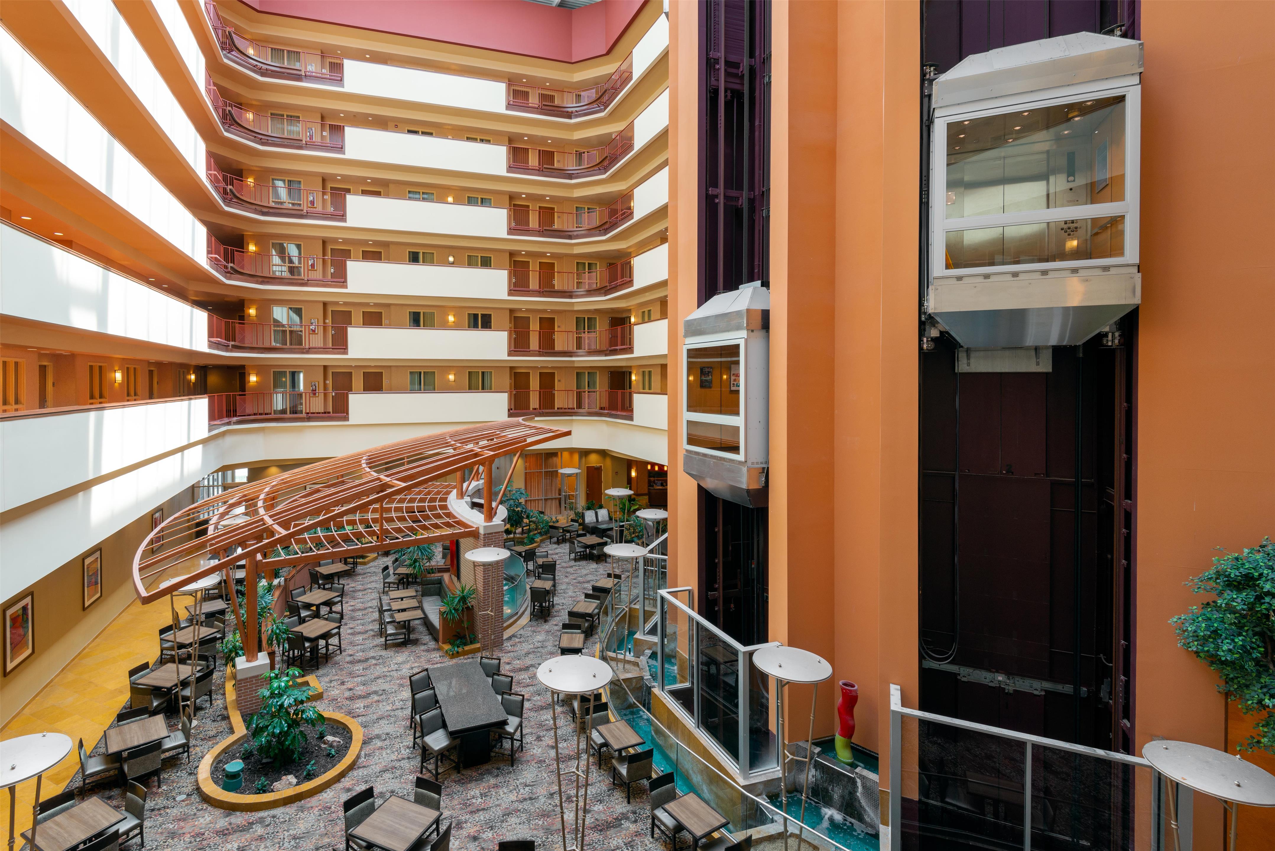 Lobby | Embassy Suites Omaha-La Vista/Hotel & Conference Center