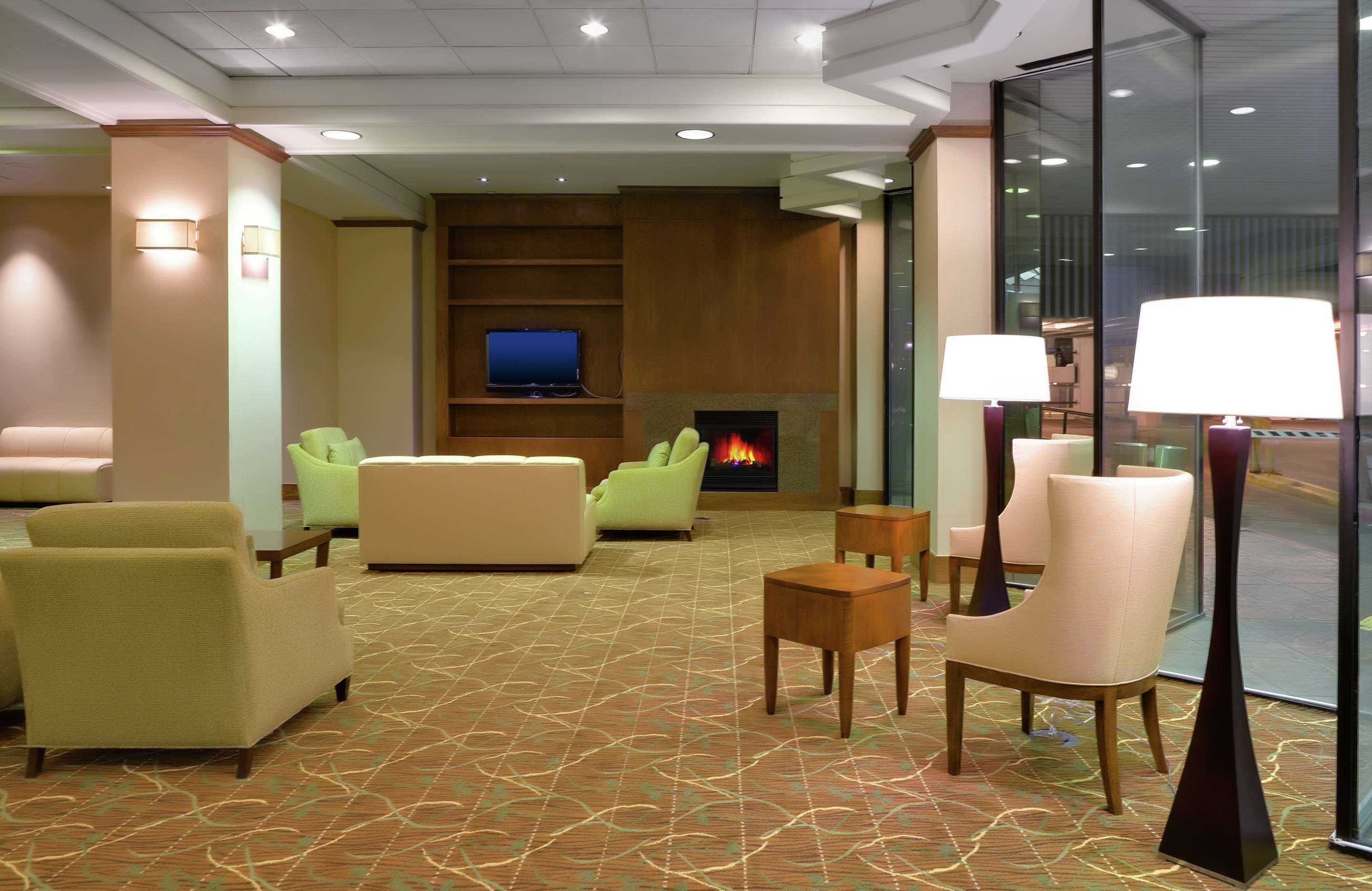Lobby | DoubleTree by Hilton Omaha Downtown