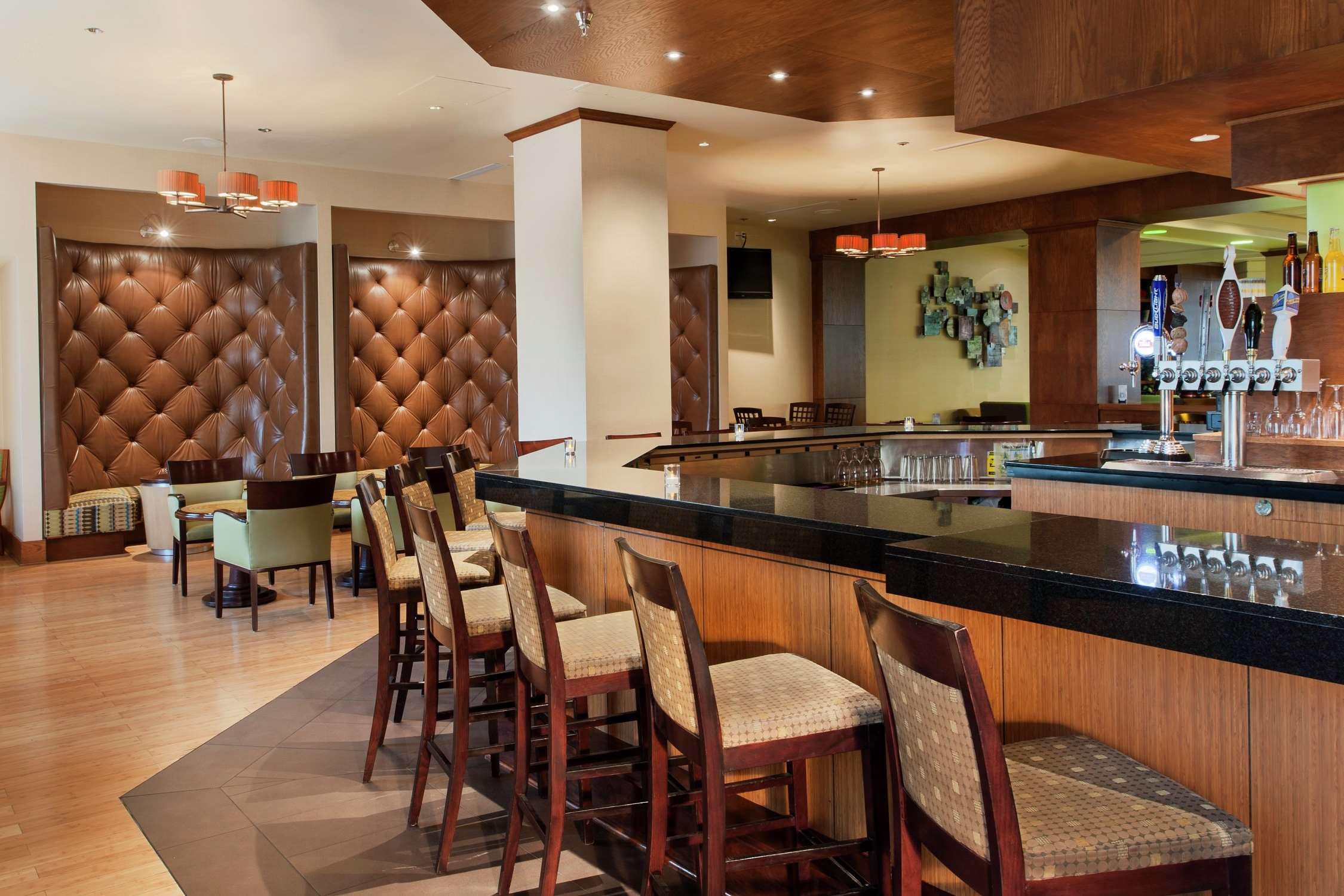 BarLounge | DoubleTree by Hilton Omaha Downtown