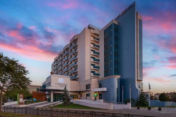 On-Site,Outdoor/Exterior,Exterior View of Building