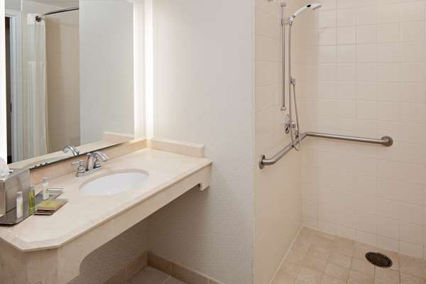  - DoubleTree by Hilton Spectrum Irvine - I-5, Exit 94