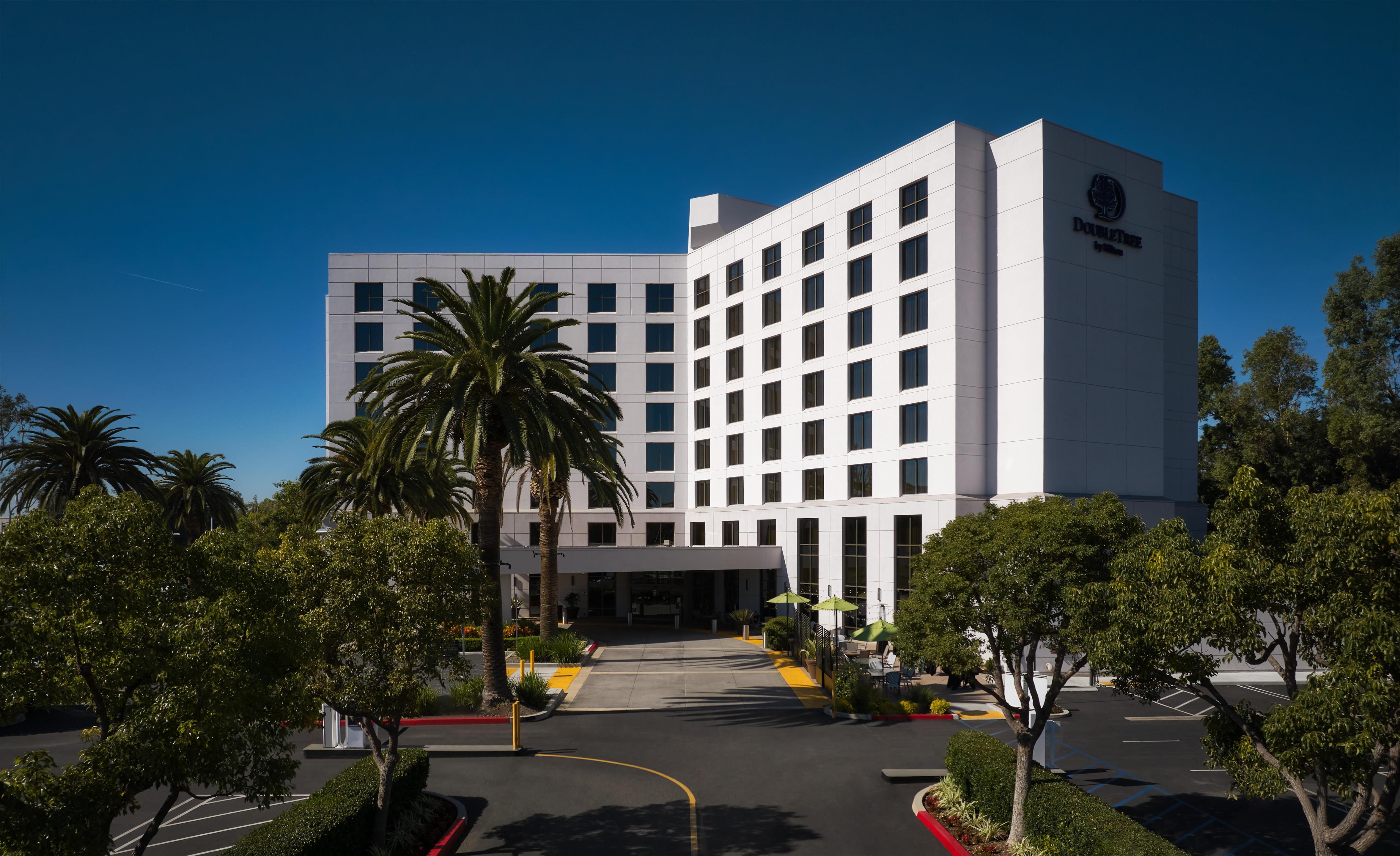 Exterior | DoubleTree by Hilton Irvine - Spectrum