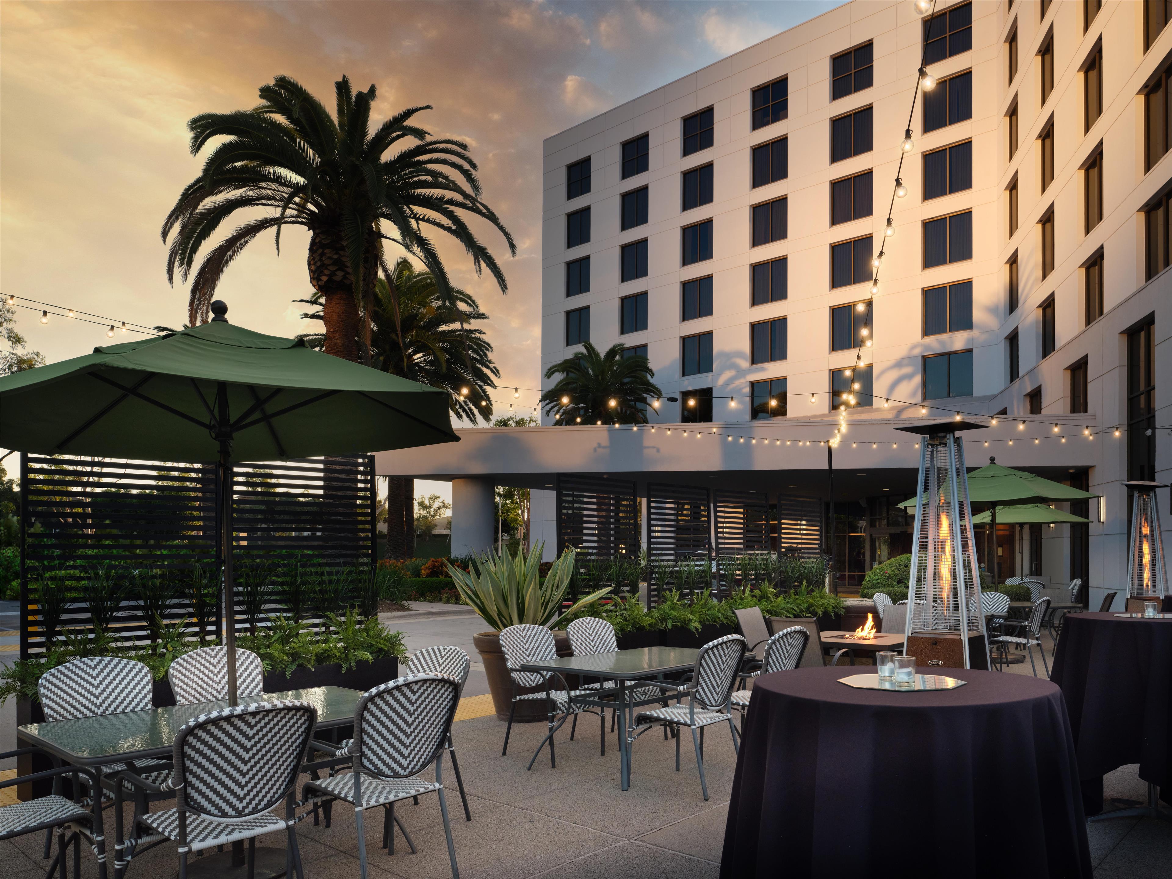 Exterior | DoubleTree by Hilton Irvine - Spectrum