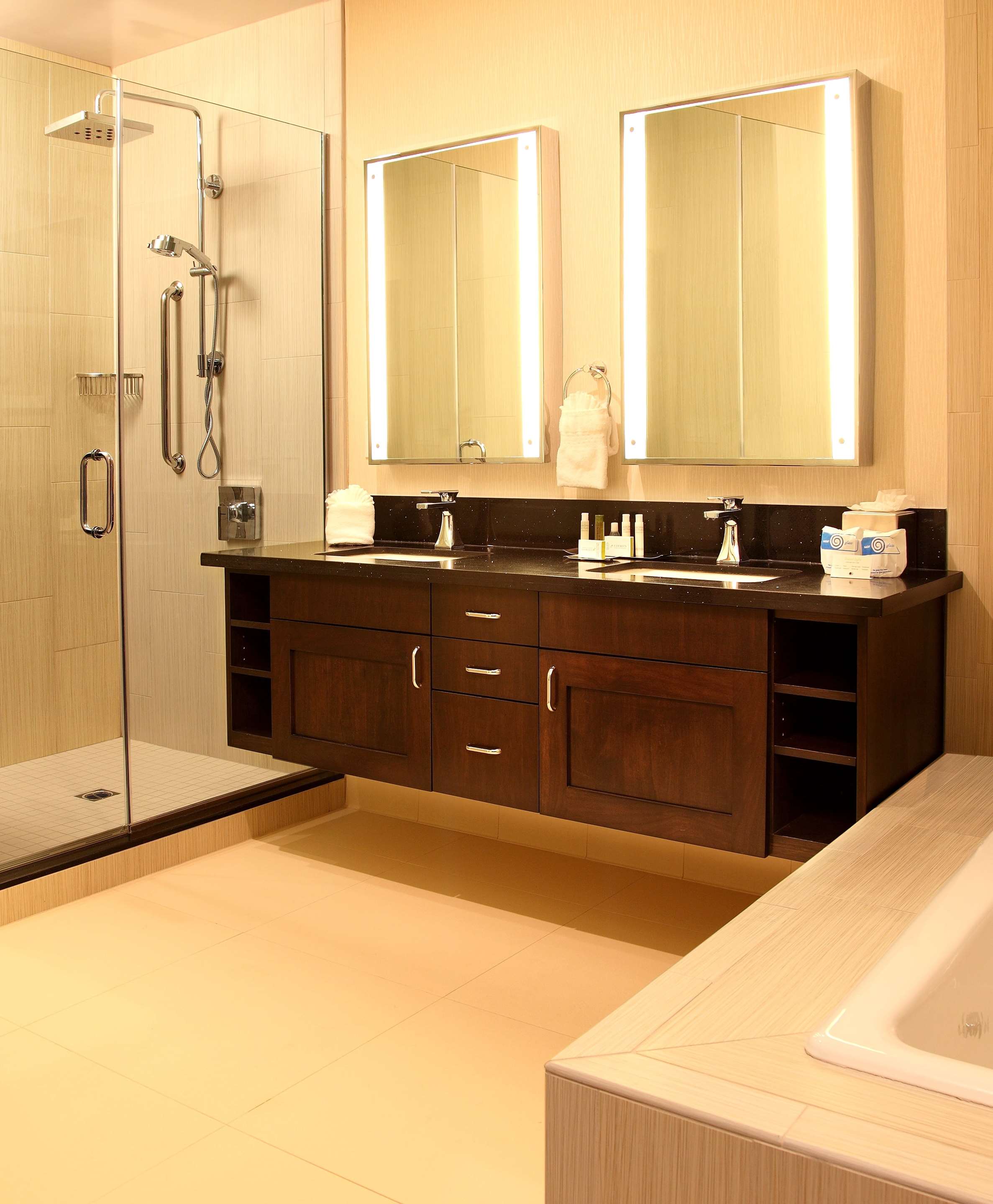 Guest room bath