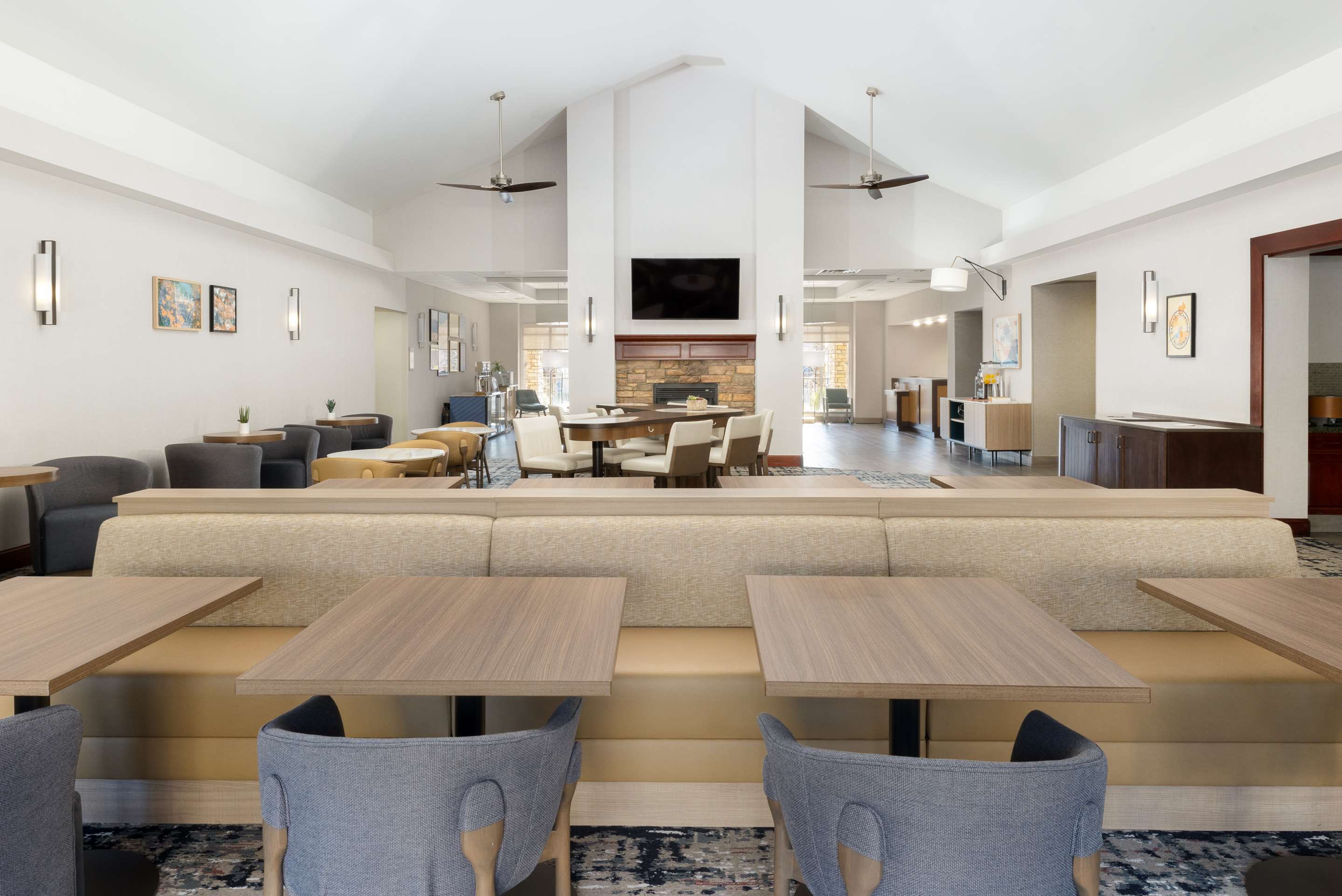 Lobby | Homewood Suites by Hilton Ontario-Rancho Cucamonga