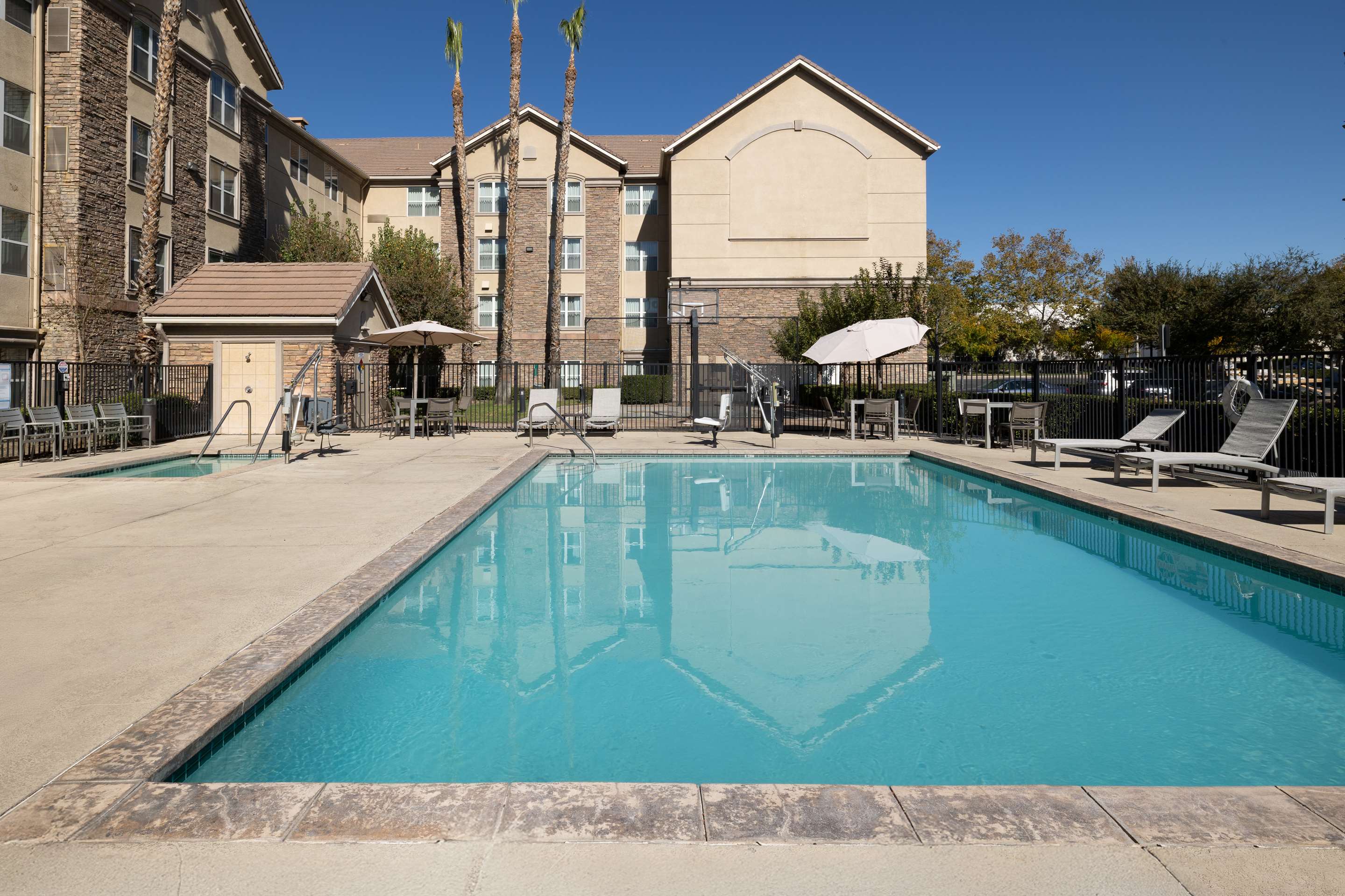 Pool | Homewood Suites by Hilton Ontario-Rancho Cucamonga