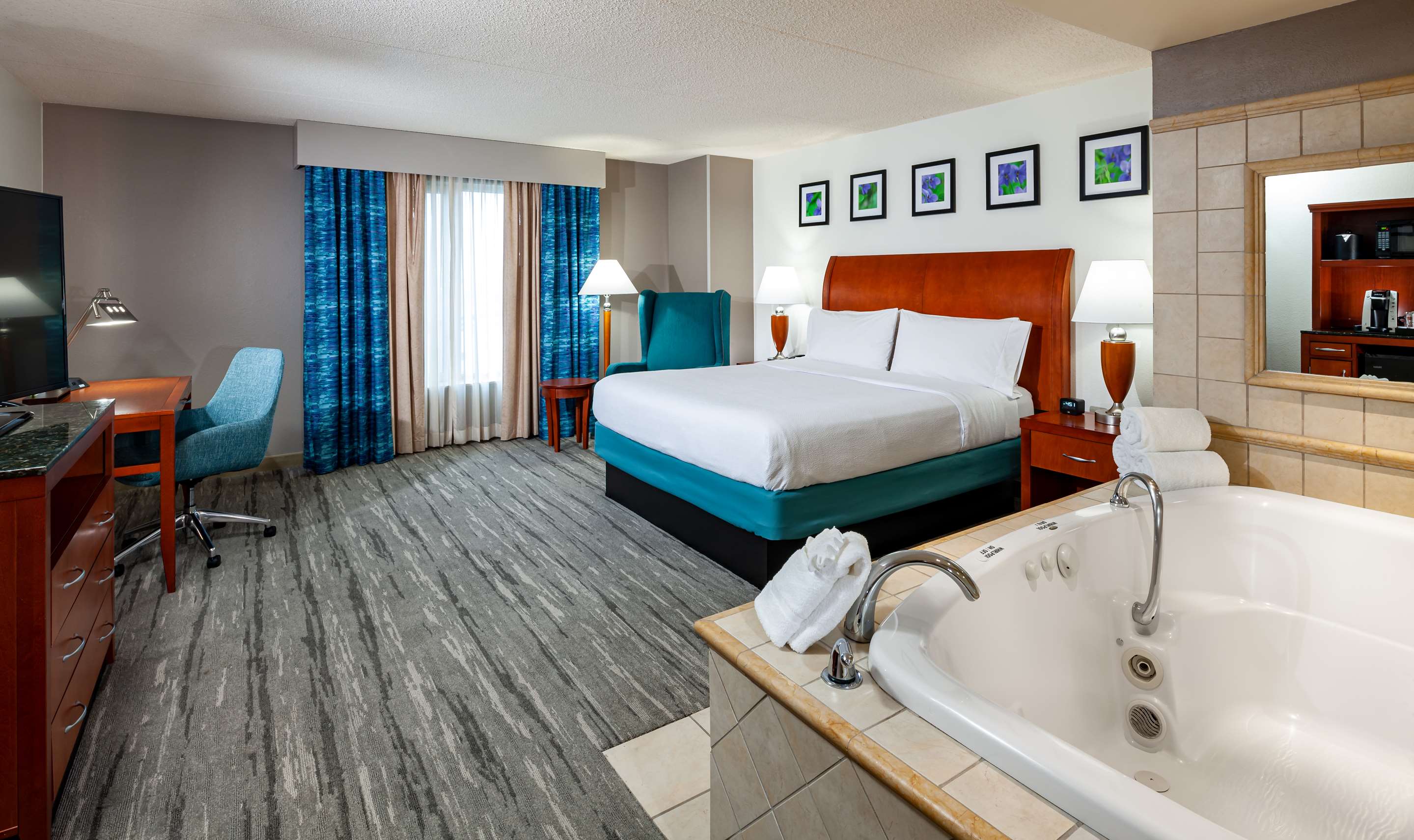 Guest room bath