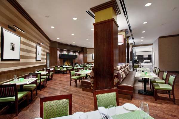 Restaurant - Hilton Hotel Rosemont - I-190, Exit 1