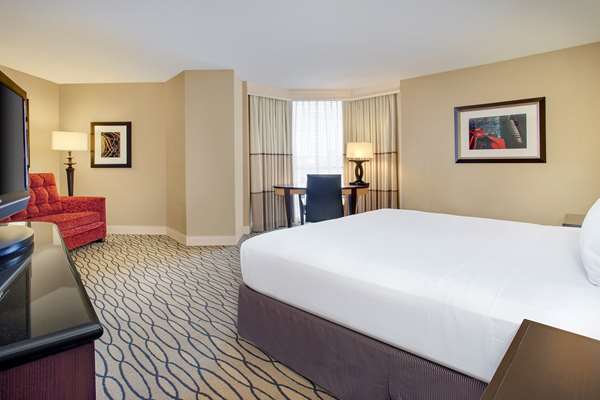  - Hilton Hotel Rosemont - I-190, Exit 1