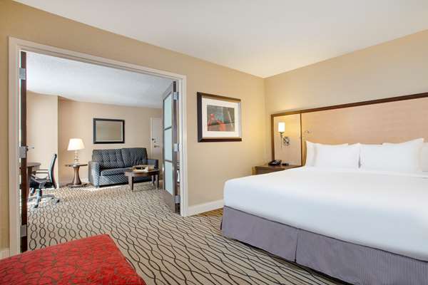  - Hilton Hotel Rosemont - I-190, Exit 1