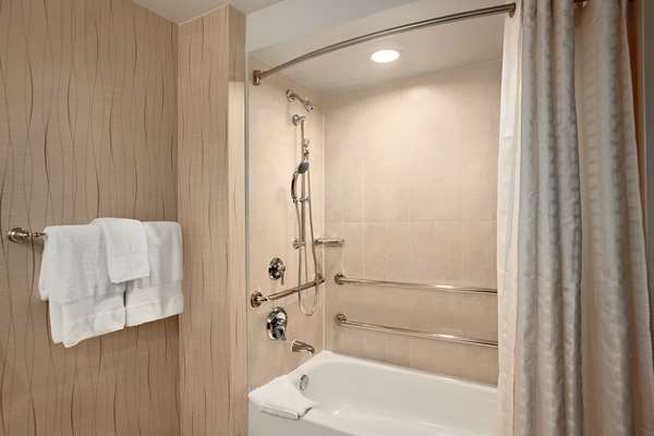  - Hilton Hotel Rosemont - I-190, Exit 1